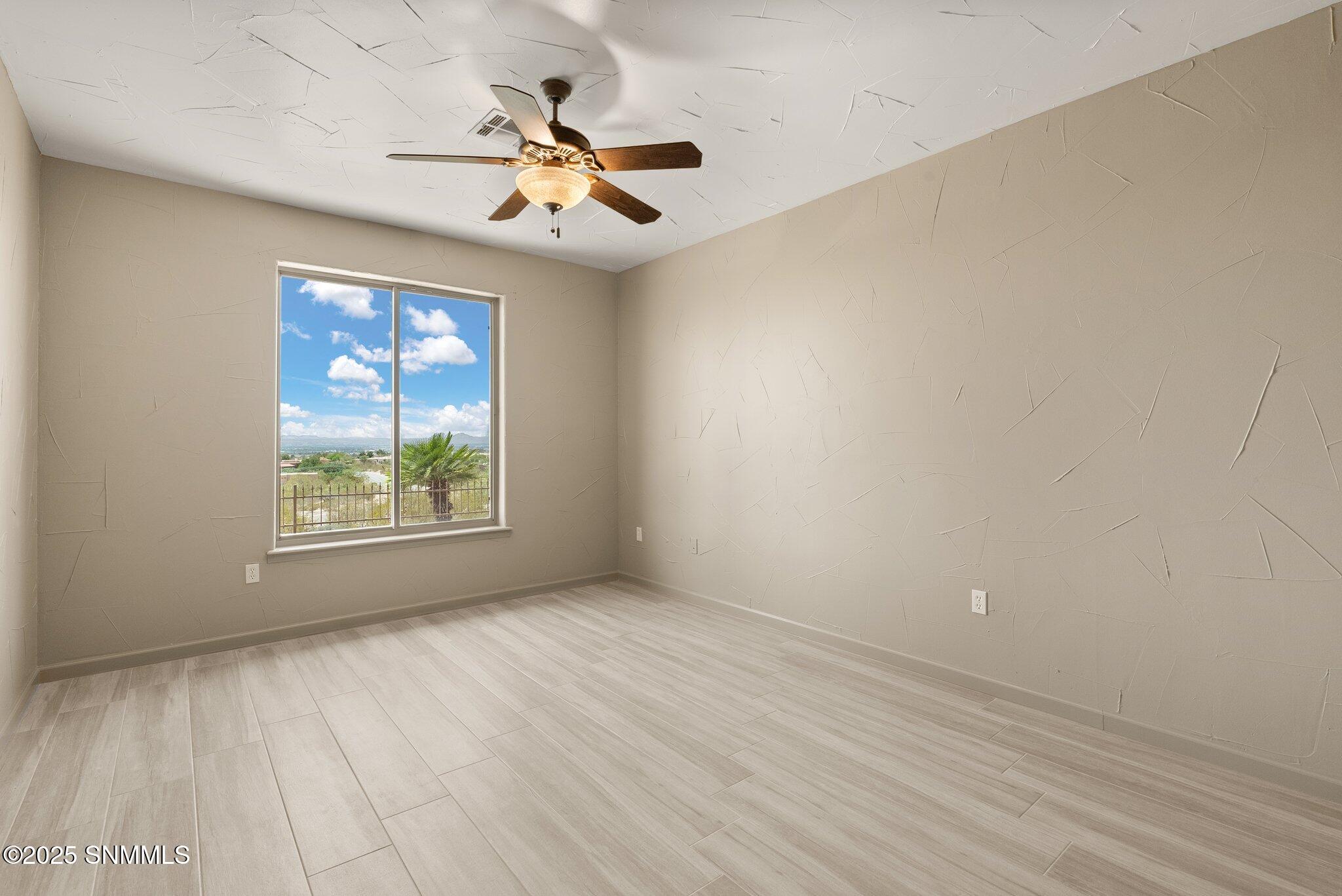 70-web-or-mls-5441-superstition-dr