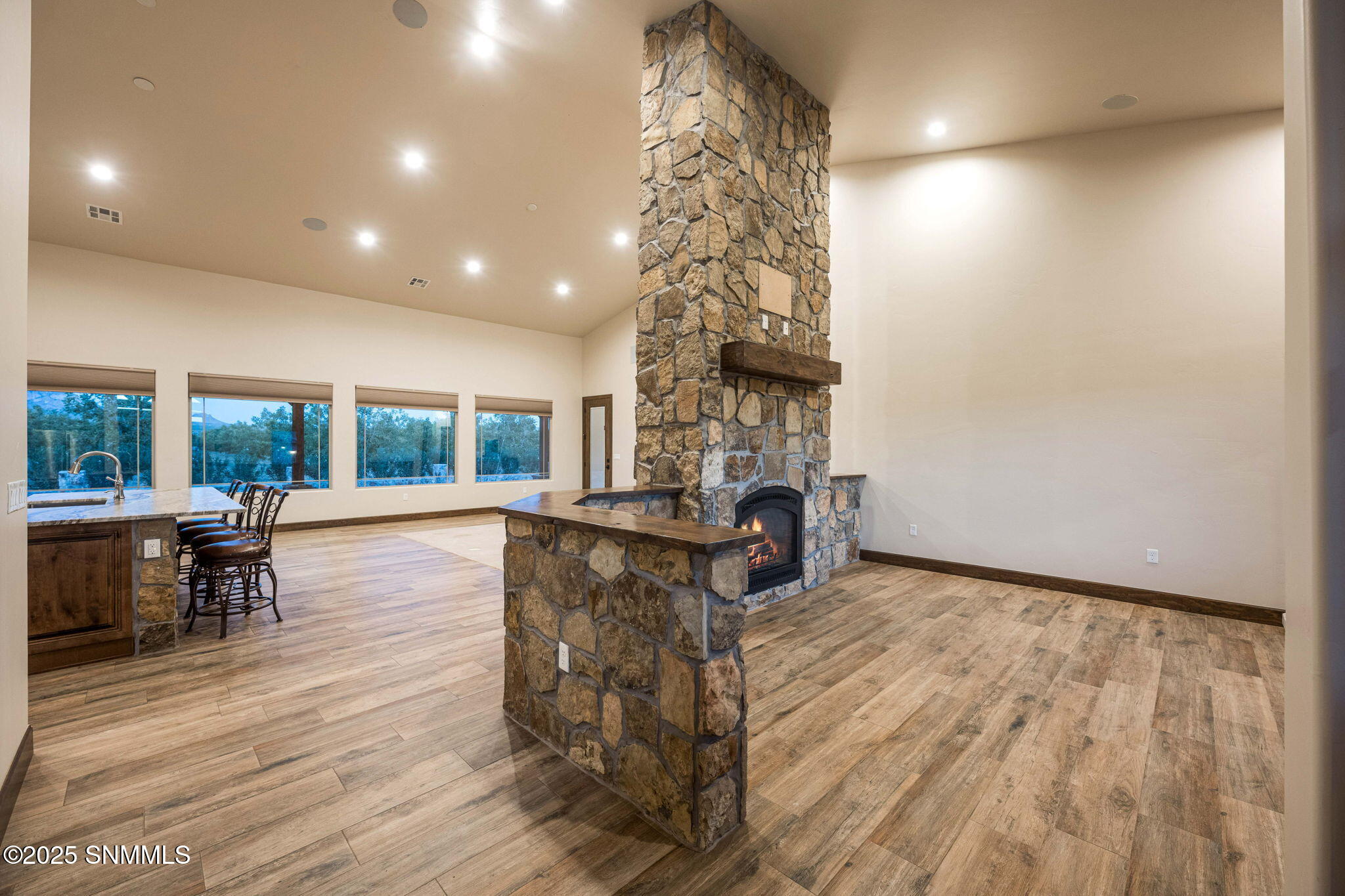 7-web-or-mls-Snappin Homes (DonaAna7403)