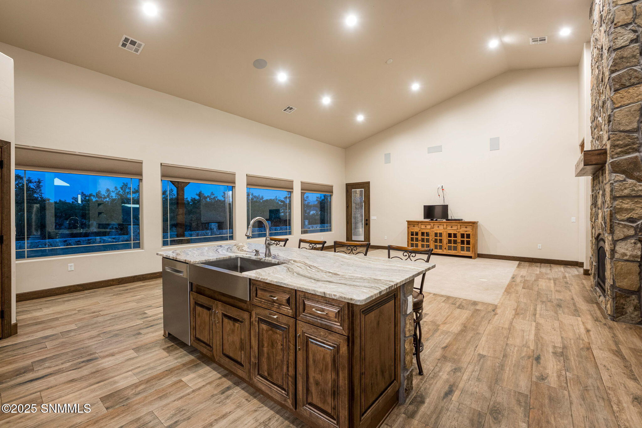 18-web-or-mls-Snappin Homes (DonaAna7403