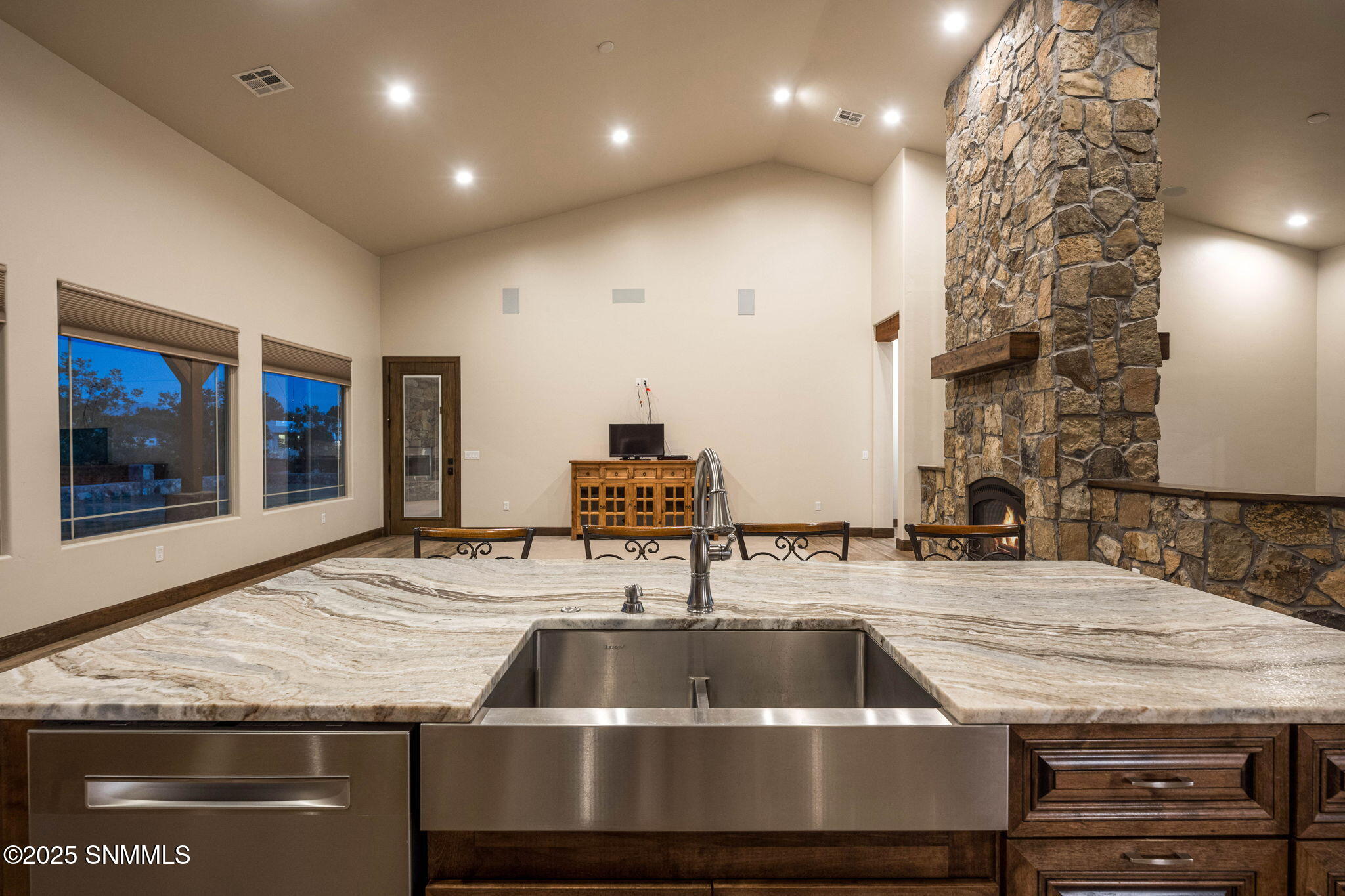 19-web-or-mls-Snappin Homes (DonaAna7403