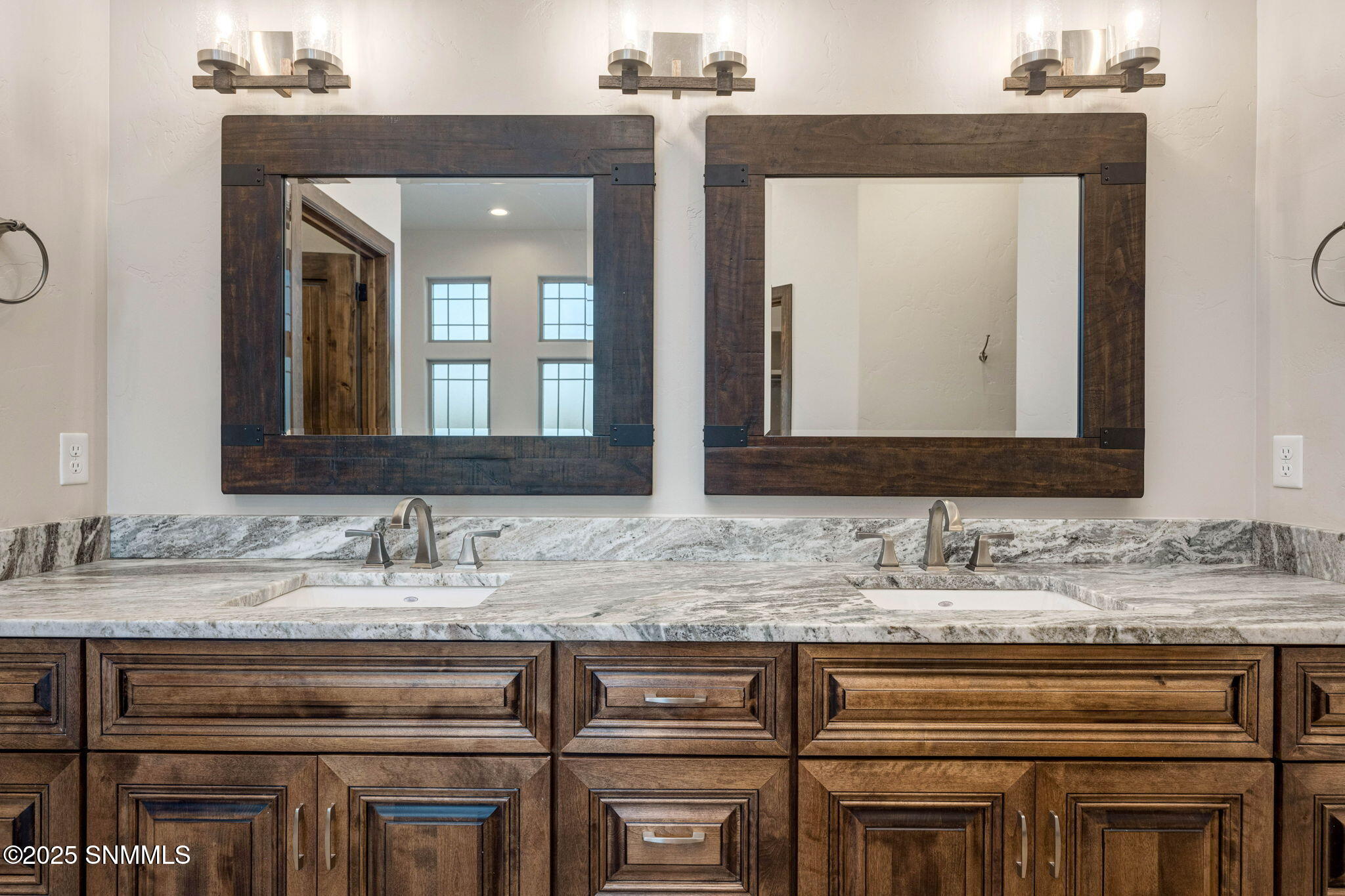 38-web-or-mls-Snappin Homes (DonaAna7403