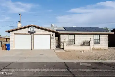 1916 Chateau Dr, Las Cruces, New Mexico 88005, 4 Bedrooms Bedrooms, ,2 BathroomsBathrooms,Residential,For Sale,Chateau Dr,2503619