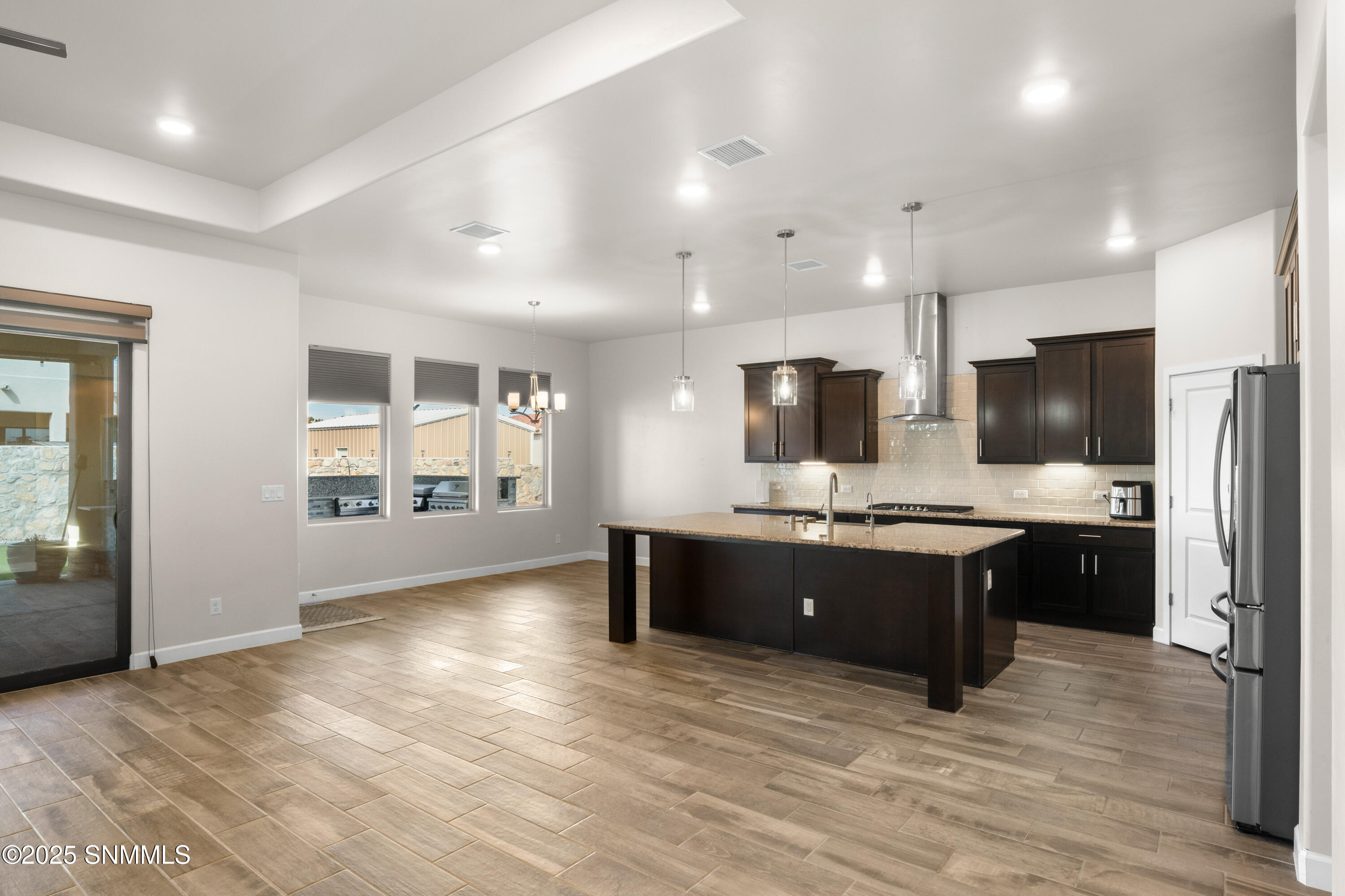 380-Leghorn-MLS-Camera-Guy-13