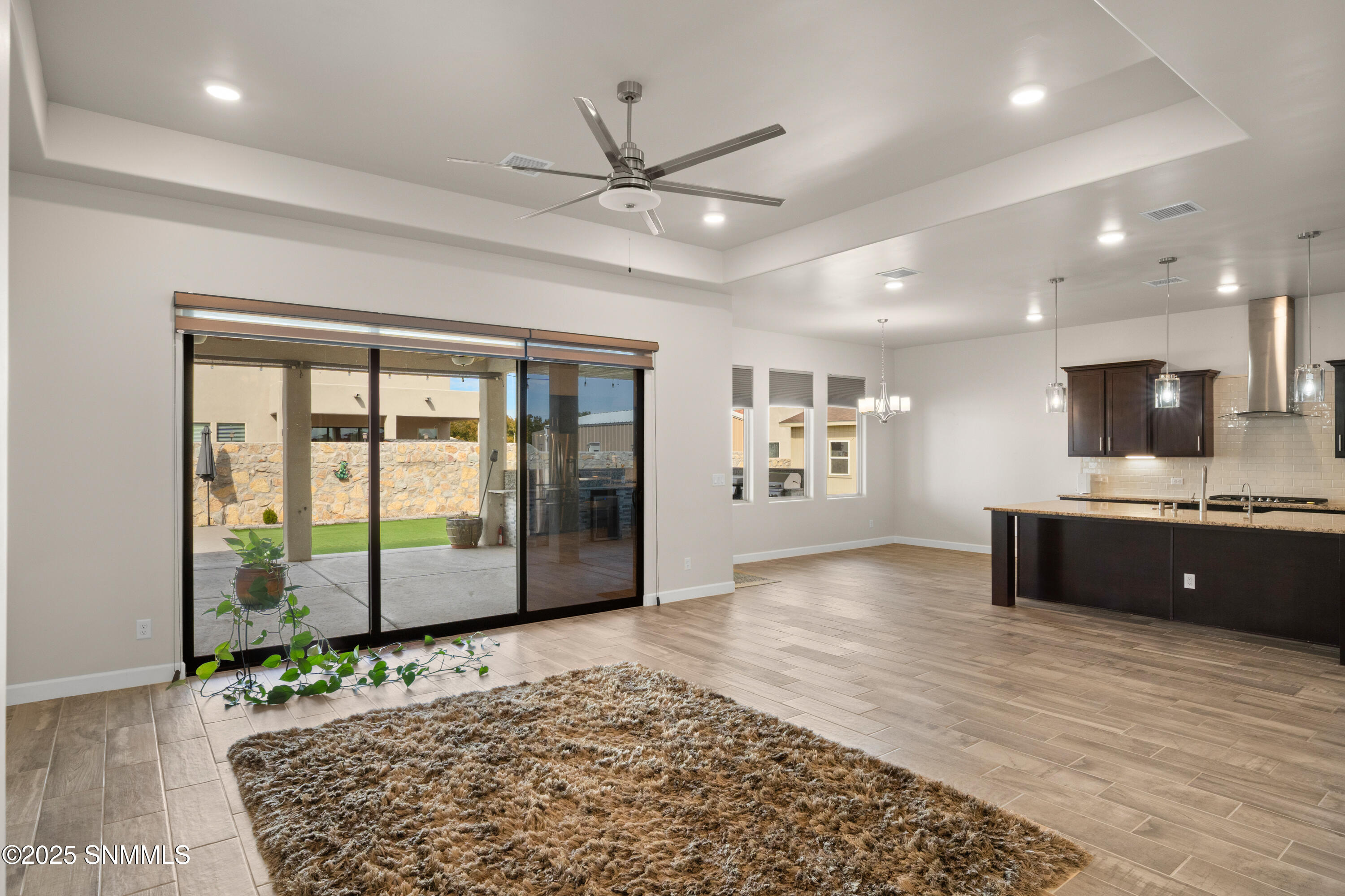 380-Leghorn-MLS-Camera-Guy-19