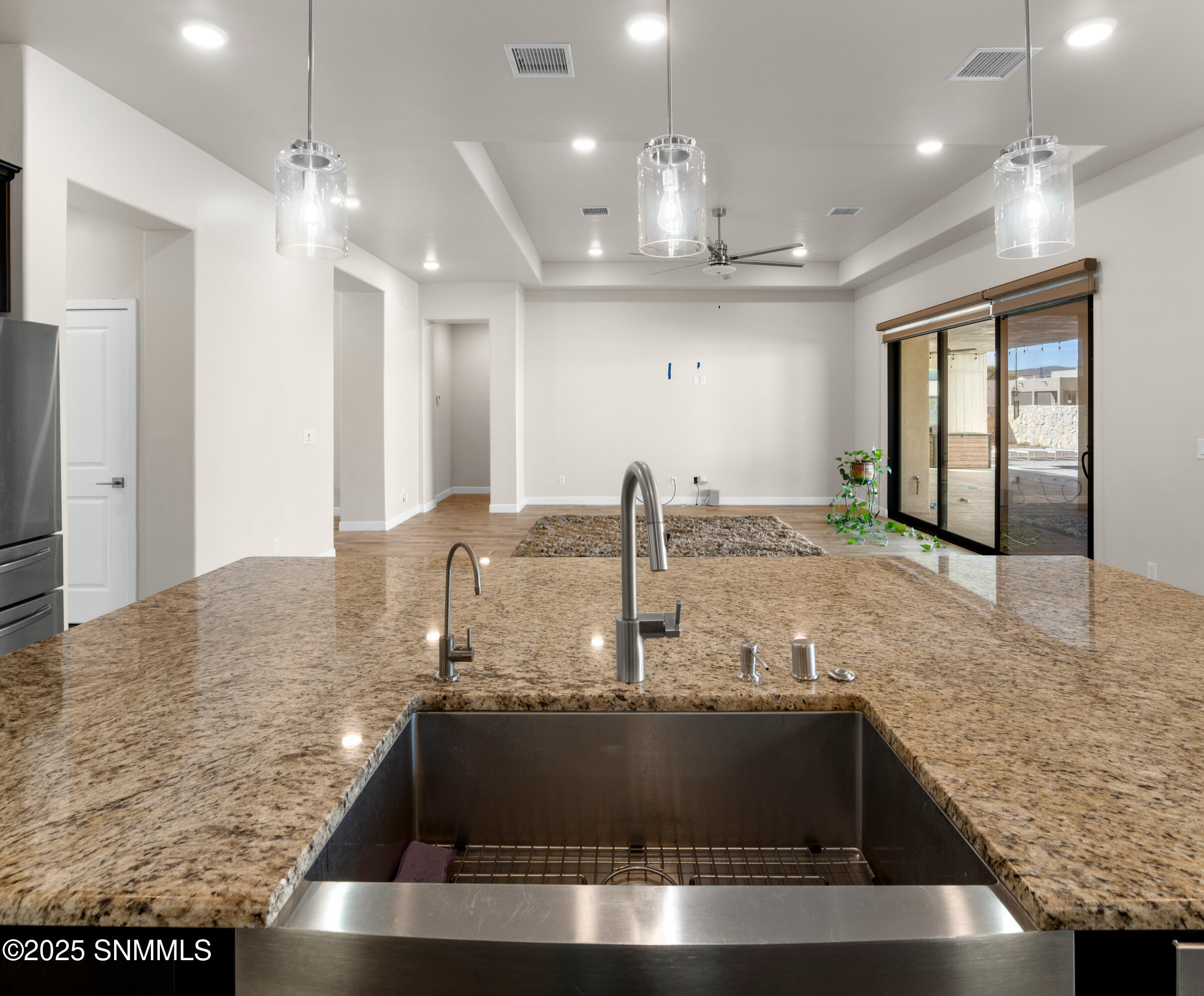 380-Leghorn-MLS-Camera-Guy-14