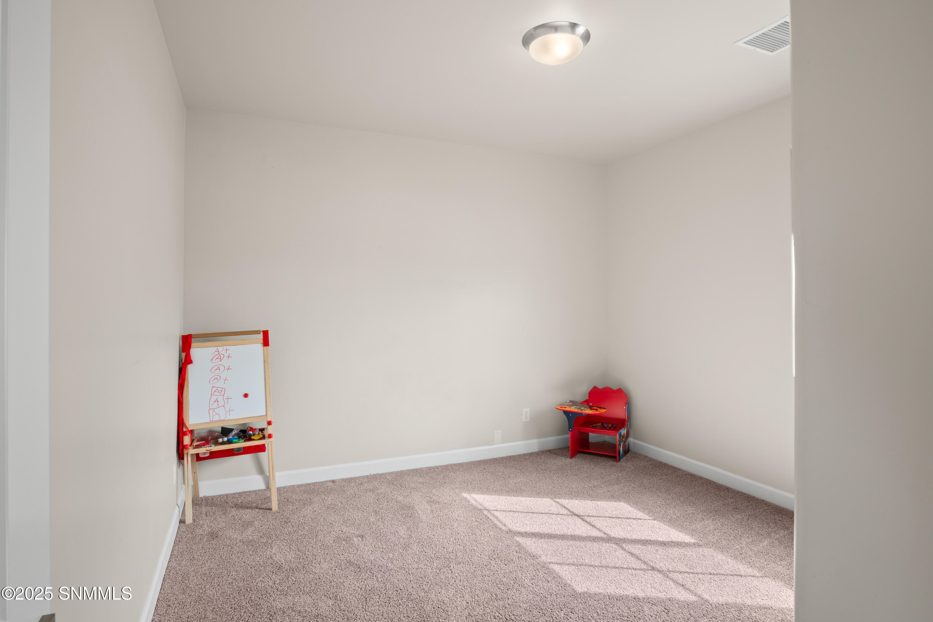 380-Leghorn-MLS-Camera-Guy-39