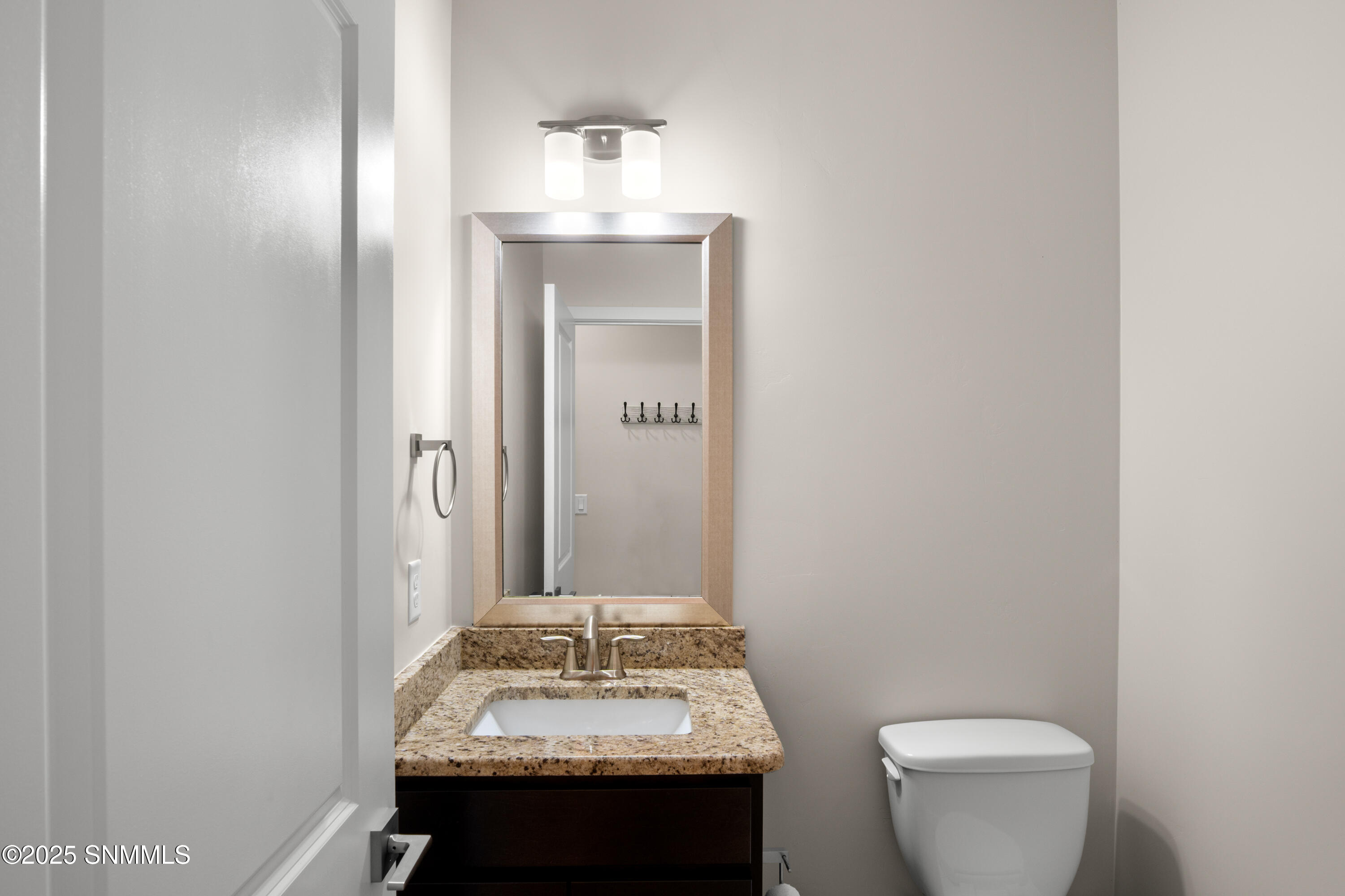 380-Leghorn-MLS-Camera-Guy-47