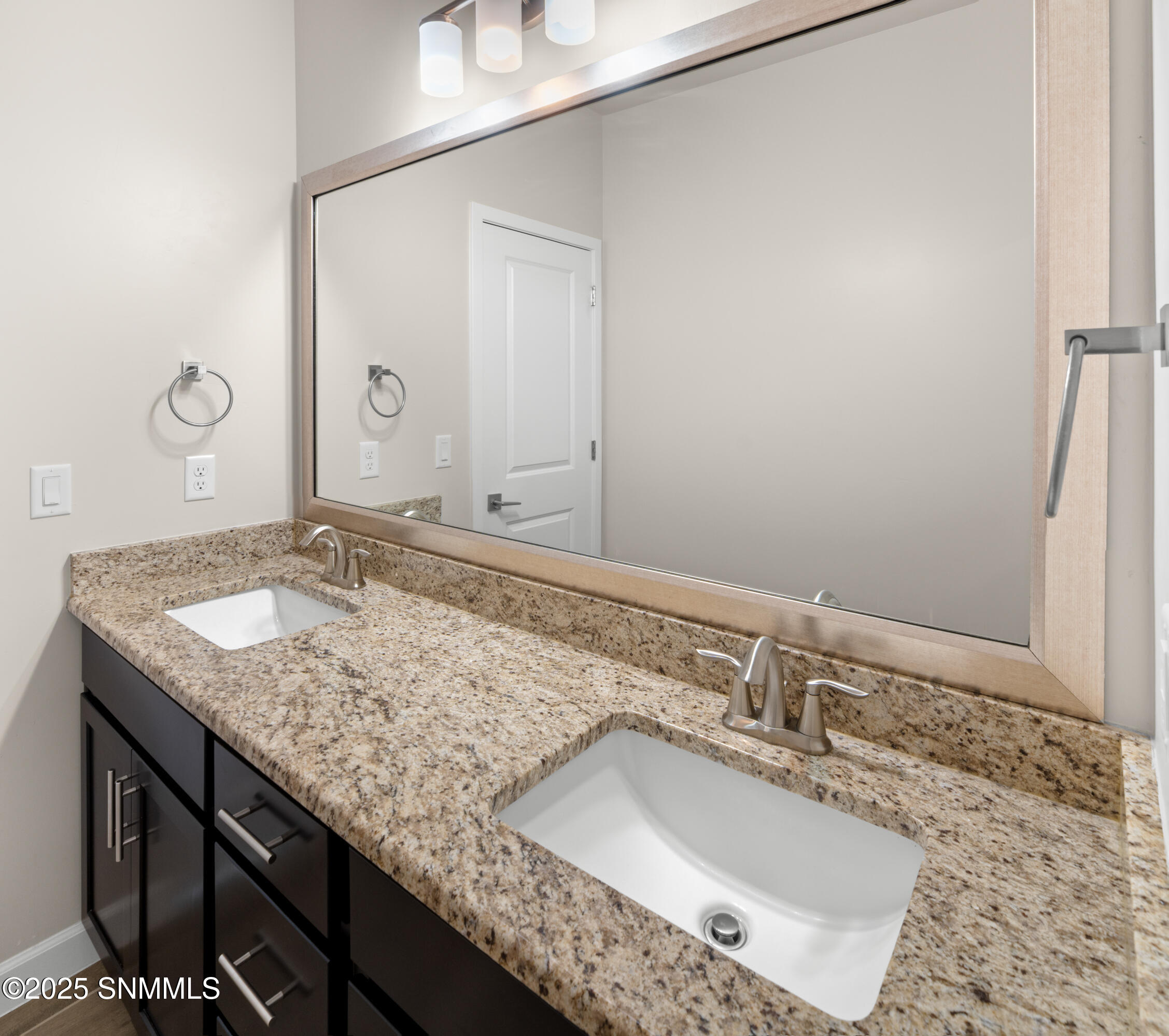 380-Leghorn-MLS-Camera-Guy-44