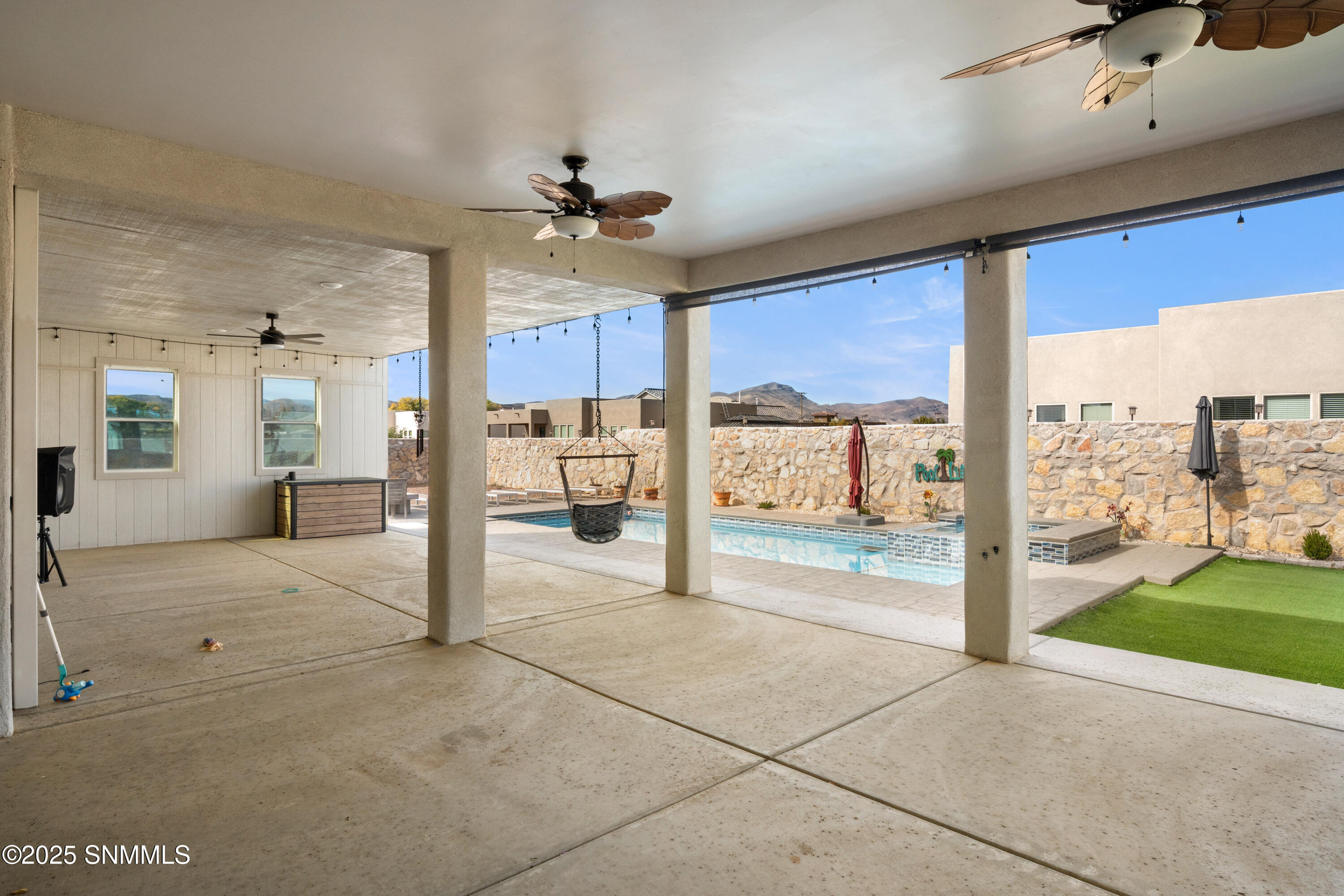 380-Leghorn-MLS-Camera-Guy-50