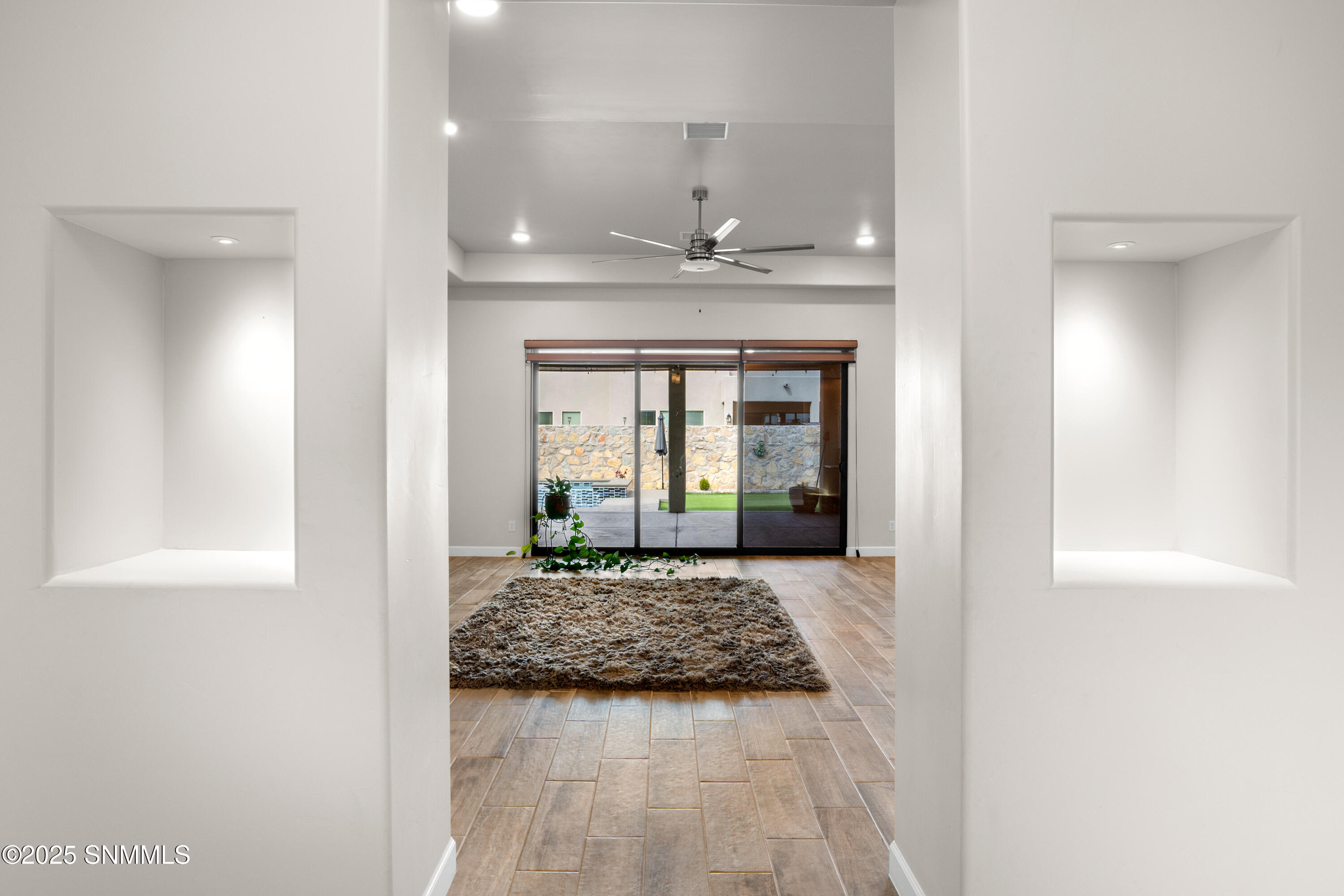 380-Leghorn-MLS-Camera-Guy-7