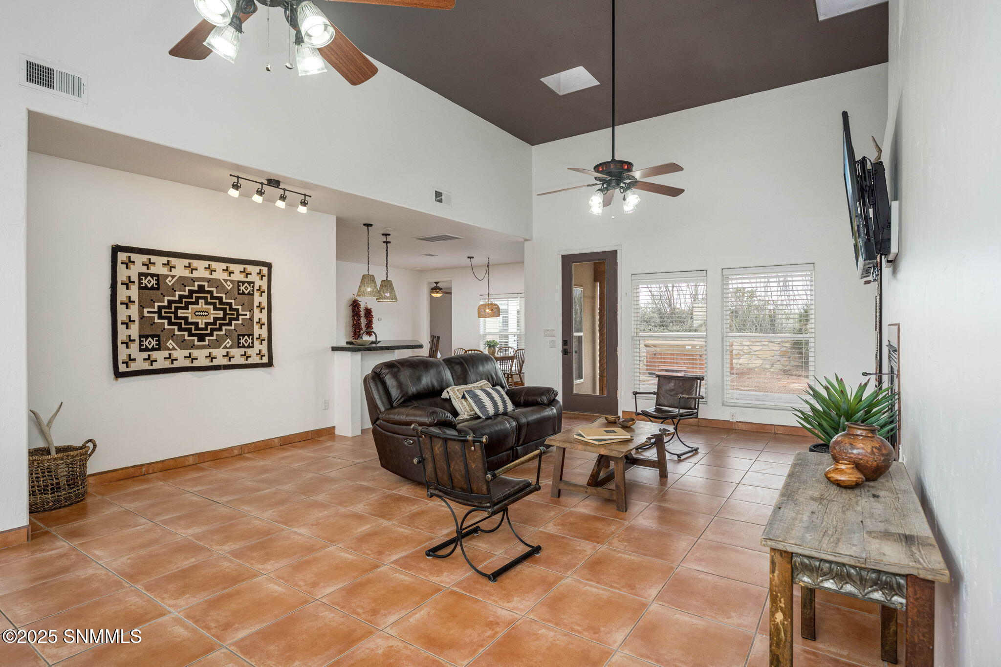 8-web-or-mls-Snappin Homes (SilkOak8801)