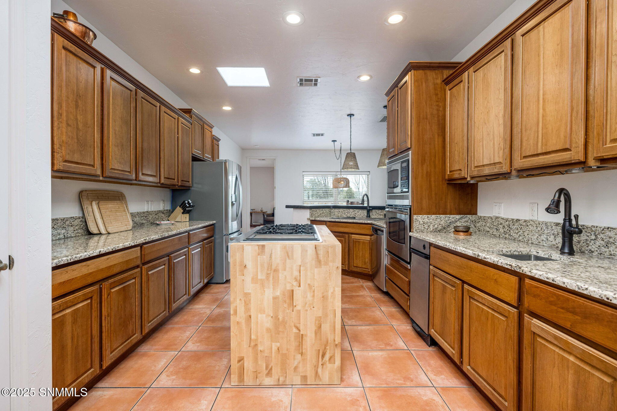 20-web-or-mls-Snappin Homes (SilkOak8801