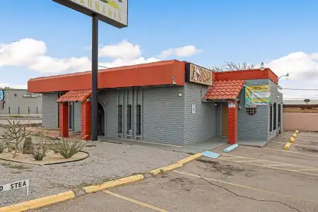 1590 Lohman Ave. Avenue, Las Cruces, New Mexico 88001, ,Commercial Sale,For Sale,Lohman Ave.,2503638