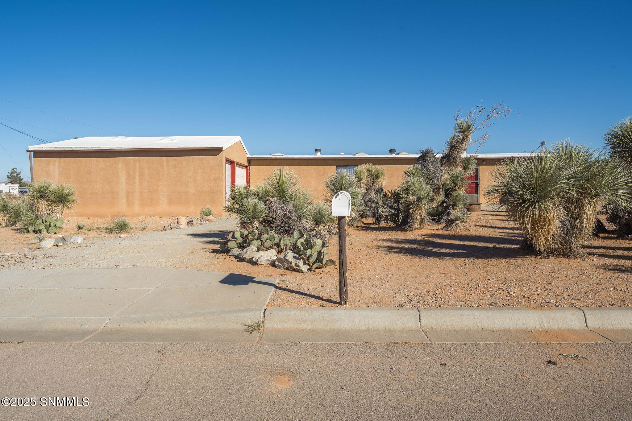 2-web-or-mls-Snappin Homes (Jefferson655