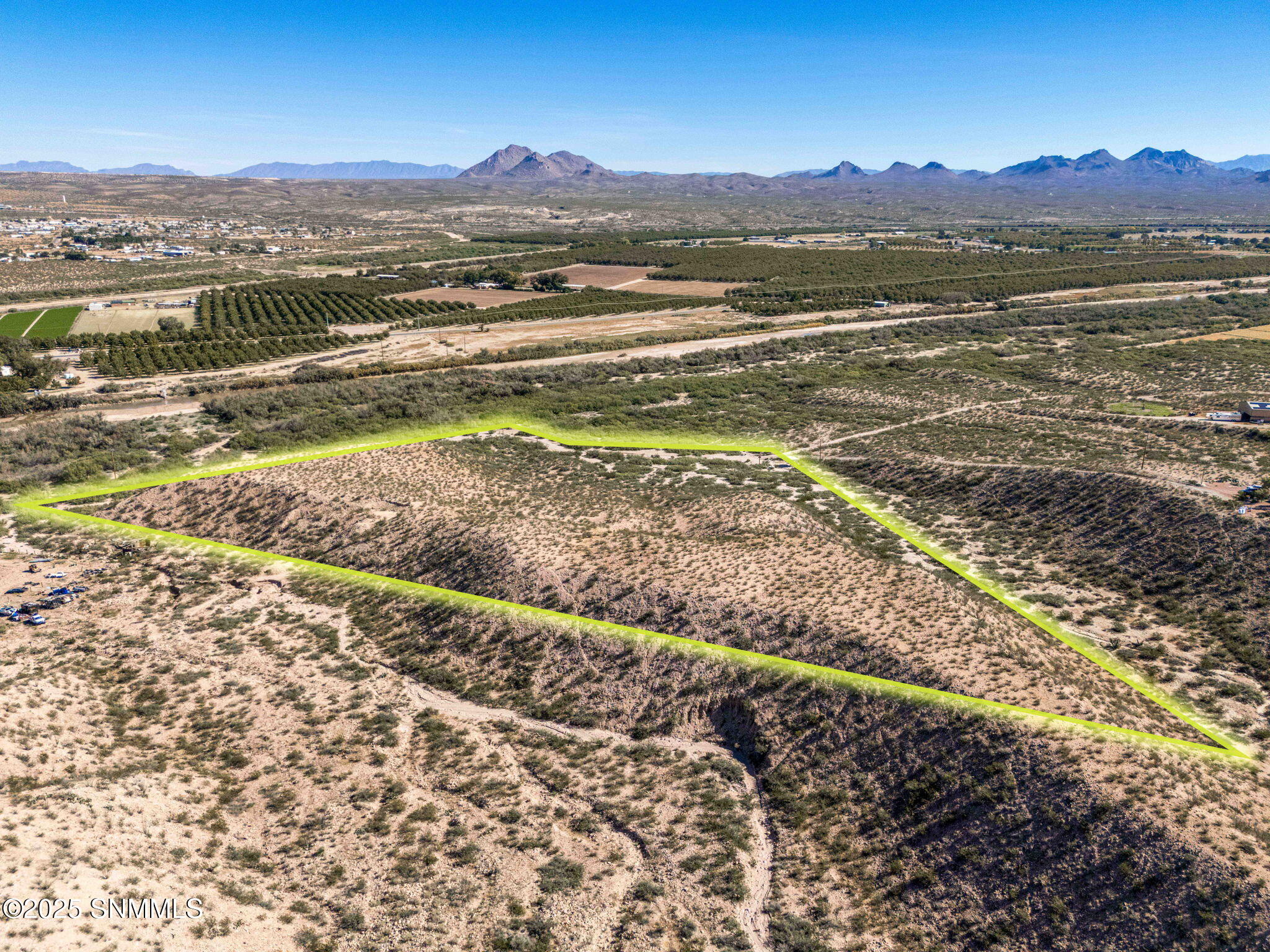 12-web-or-mls-Snappin Homes (RockyAcresR