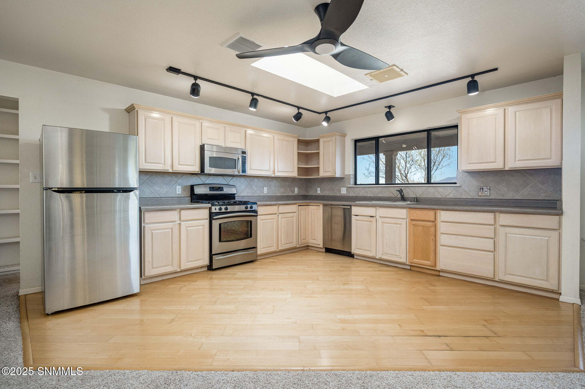 14-web-or-mls-Snappin Homes (Hwy28_6535)