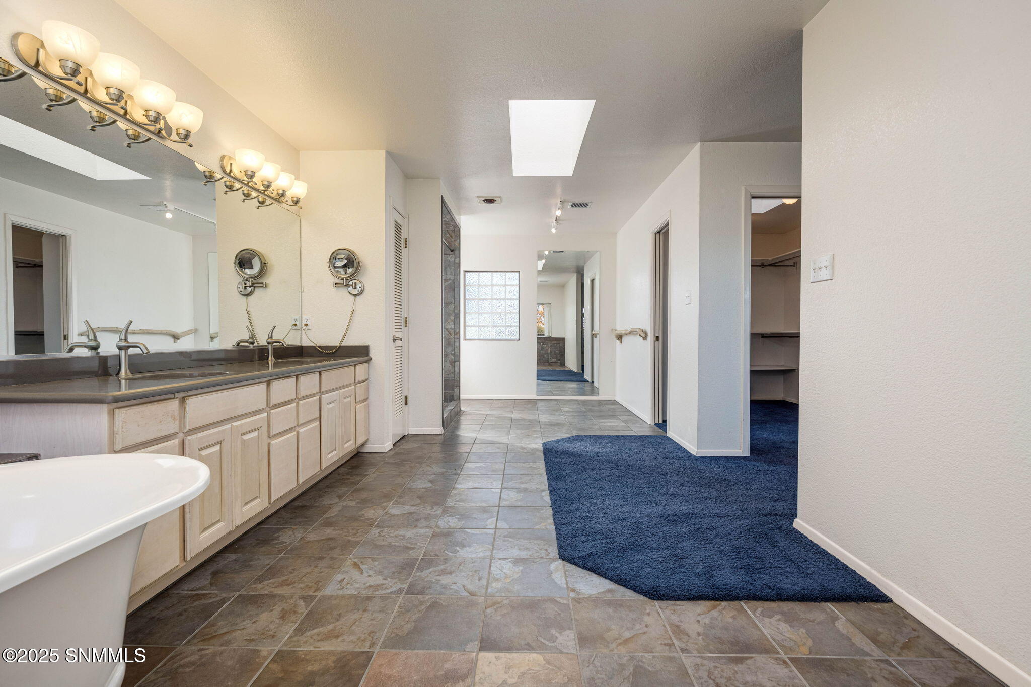 27-web-or-mls-Snappin Homes (Hwy28_6535)