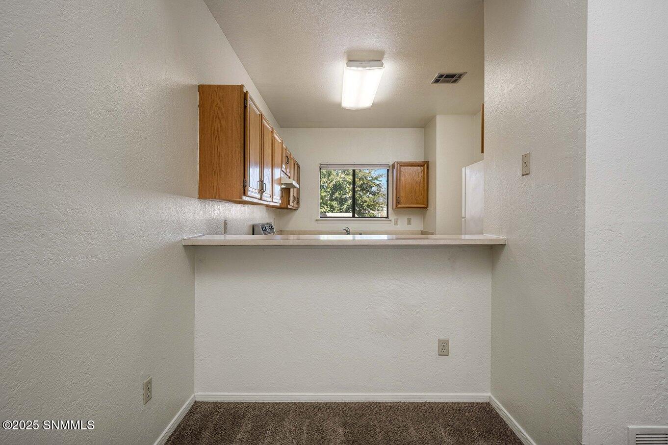 12-Breakfast Bar-1504 Andrews Dr - 14