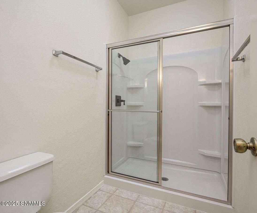 17-Master Bath-1504 Andrews Dr - 21