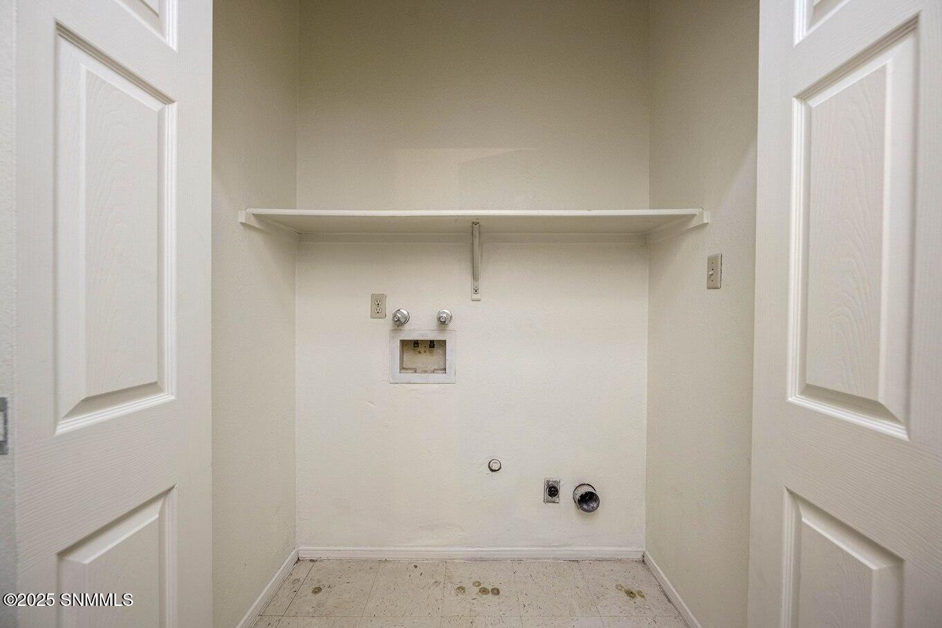 22-Laundry-1504 Andrews Dr - 27