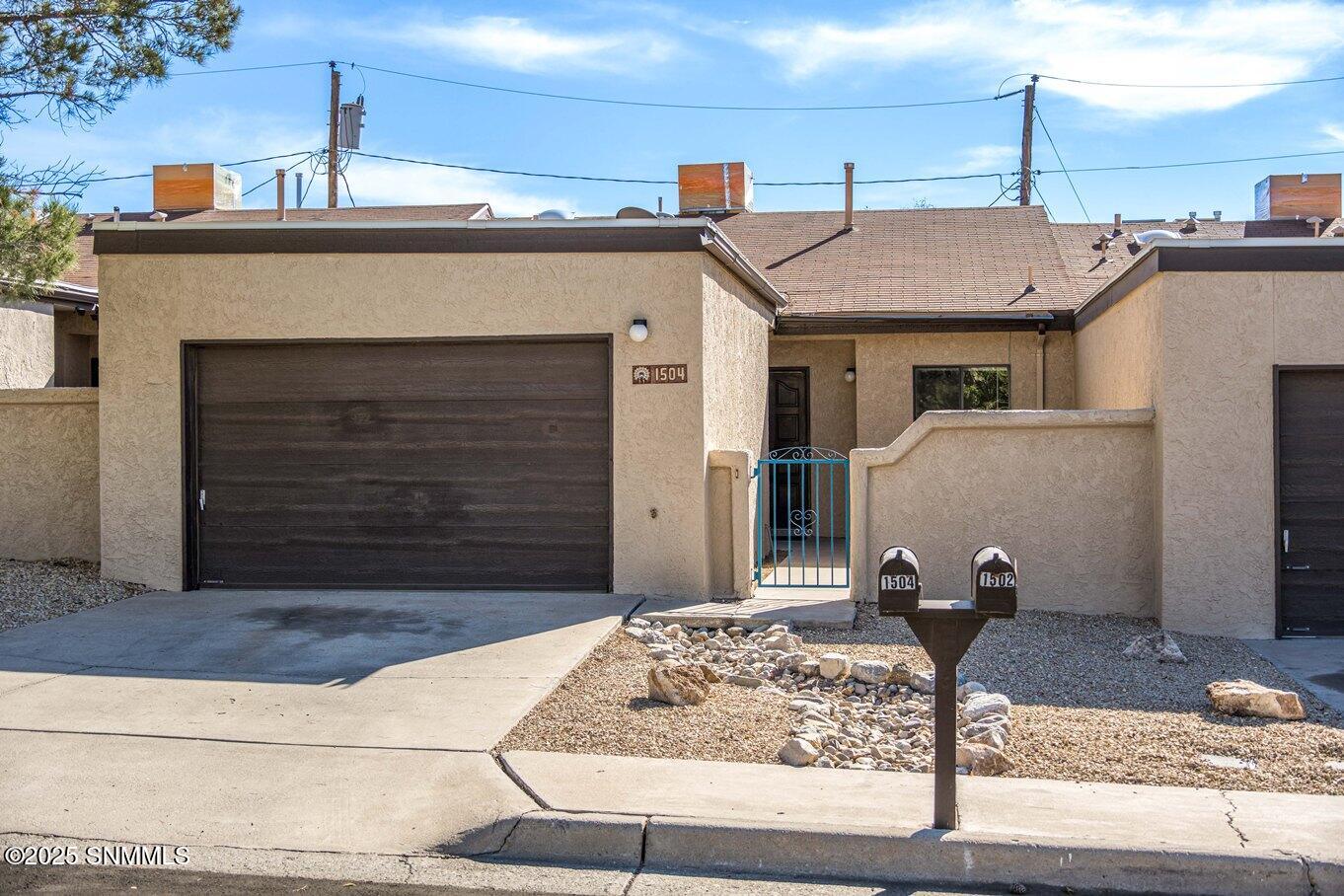 26-Front-1504 Andrews Dr - 01