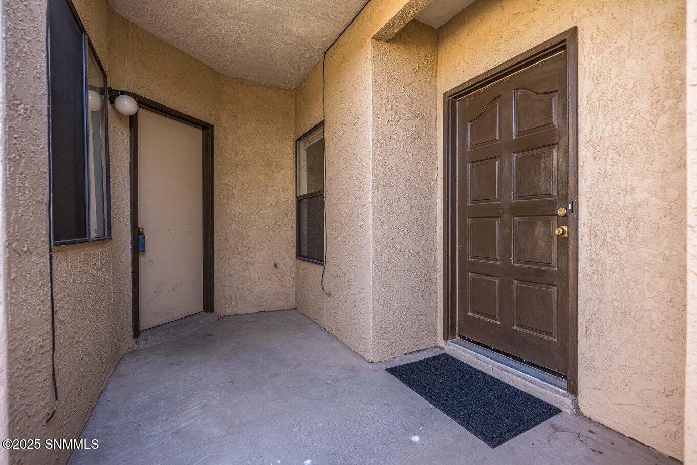 04-Front Door-1504 Andrews Dr - 06