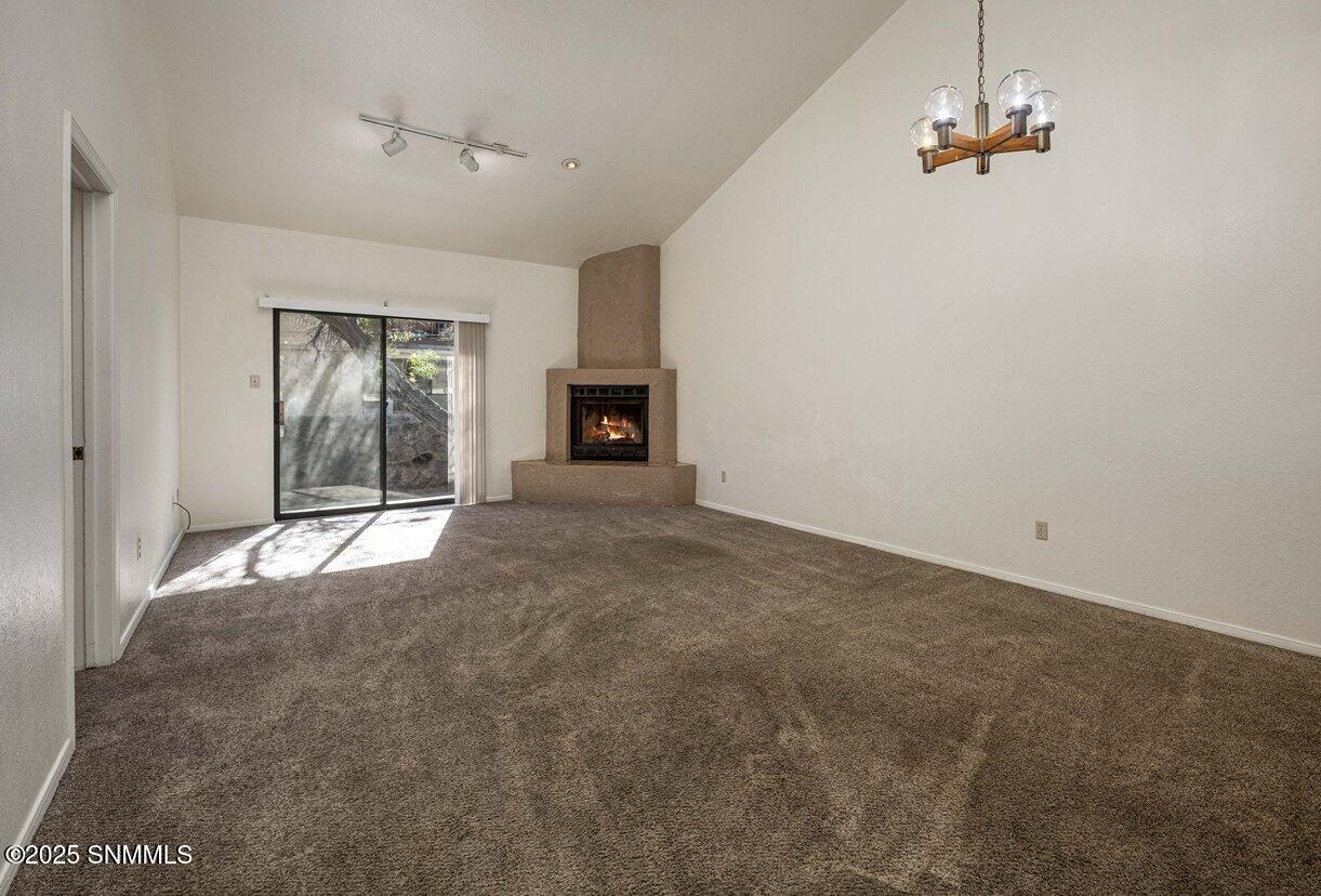 09-Living Room-1504 Andrews Dr - 08