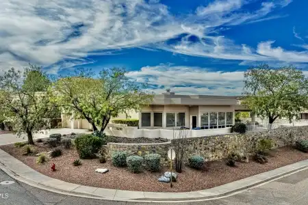 1391 Vista Del Cerro, Las Cruces, New Mexico 88007, 3 Bedrooms Bedrooms, ,2 BathroomsBathrooms,Residential,For Sale,Vista Del Cerro,2503769