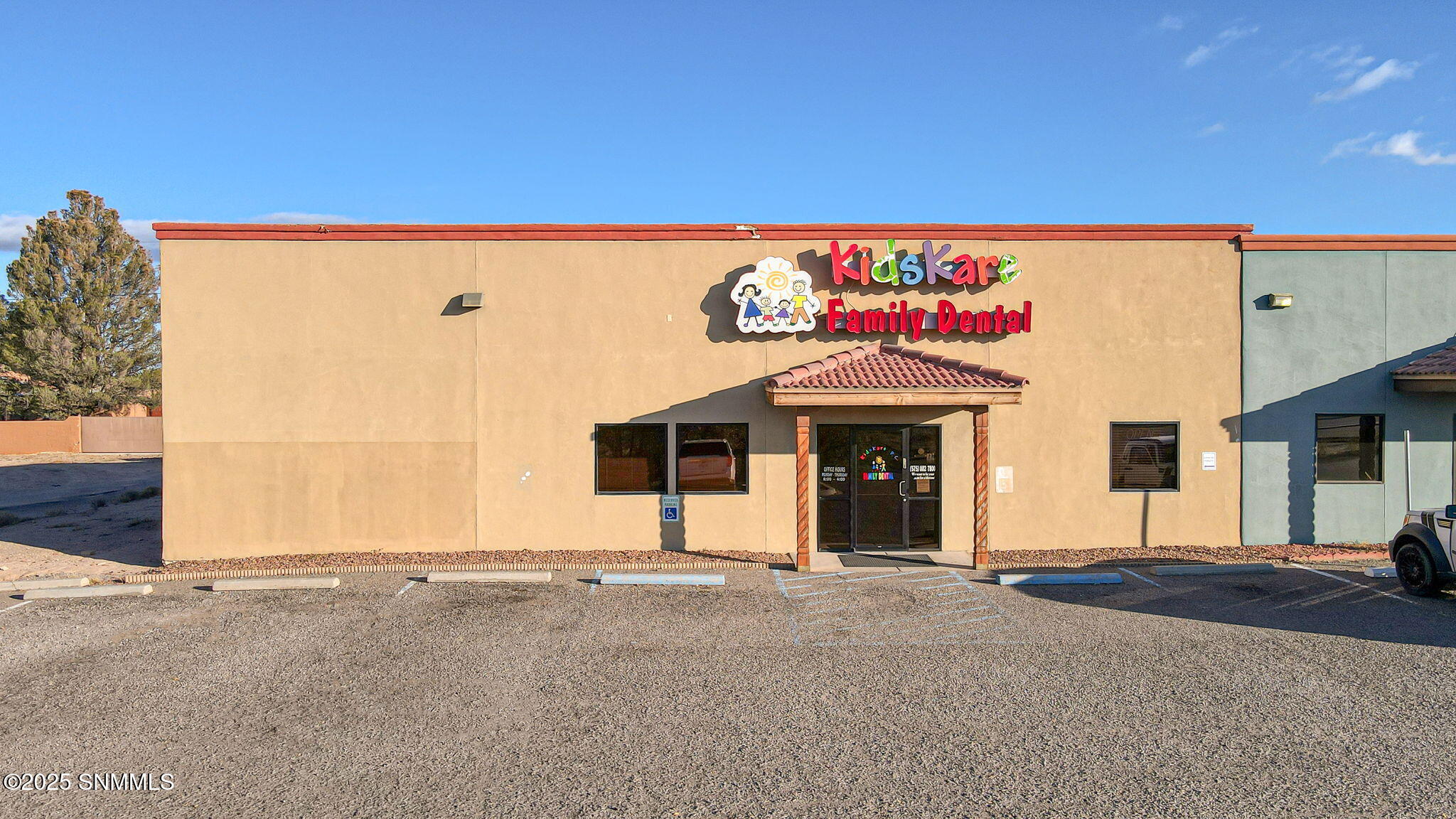 Commercial office for sale