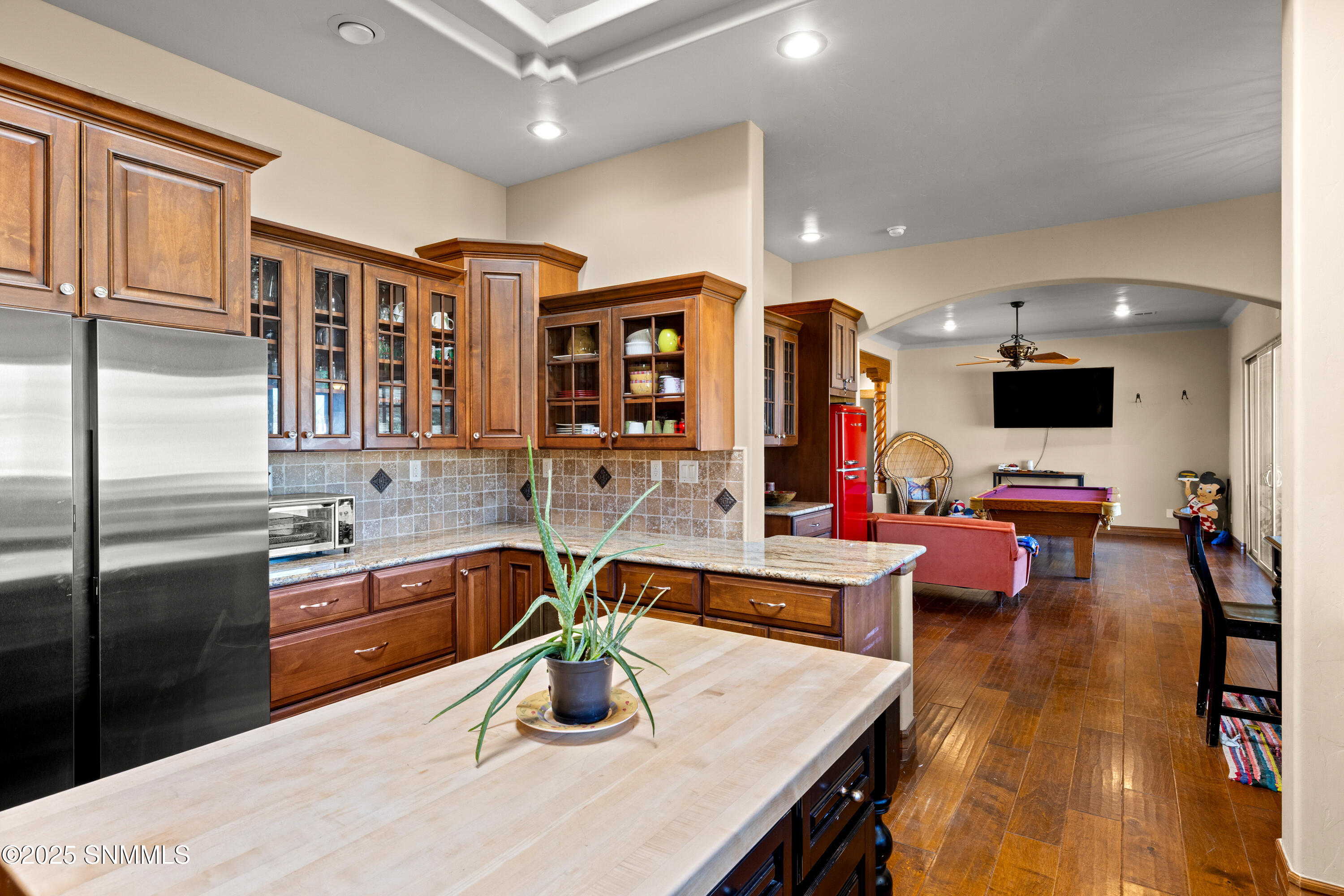 5041-Silver-King-MLS-Camera-Guy-25