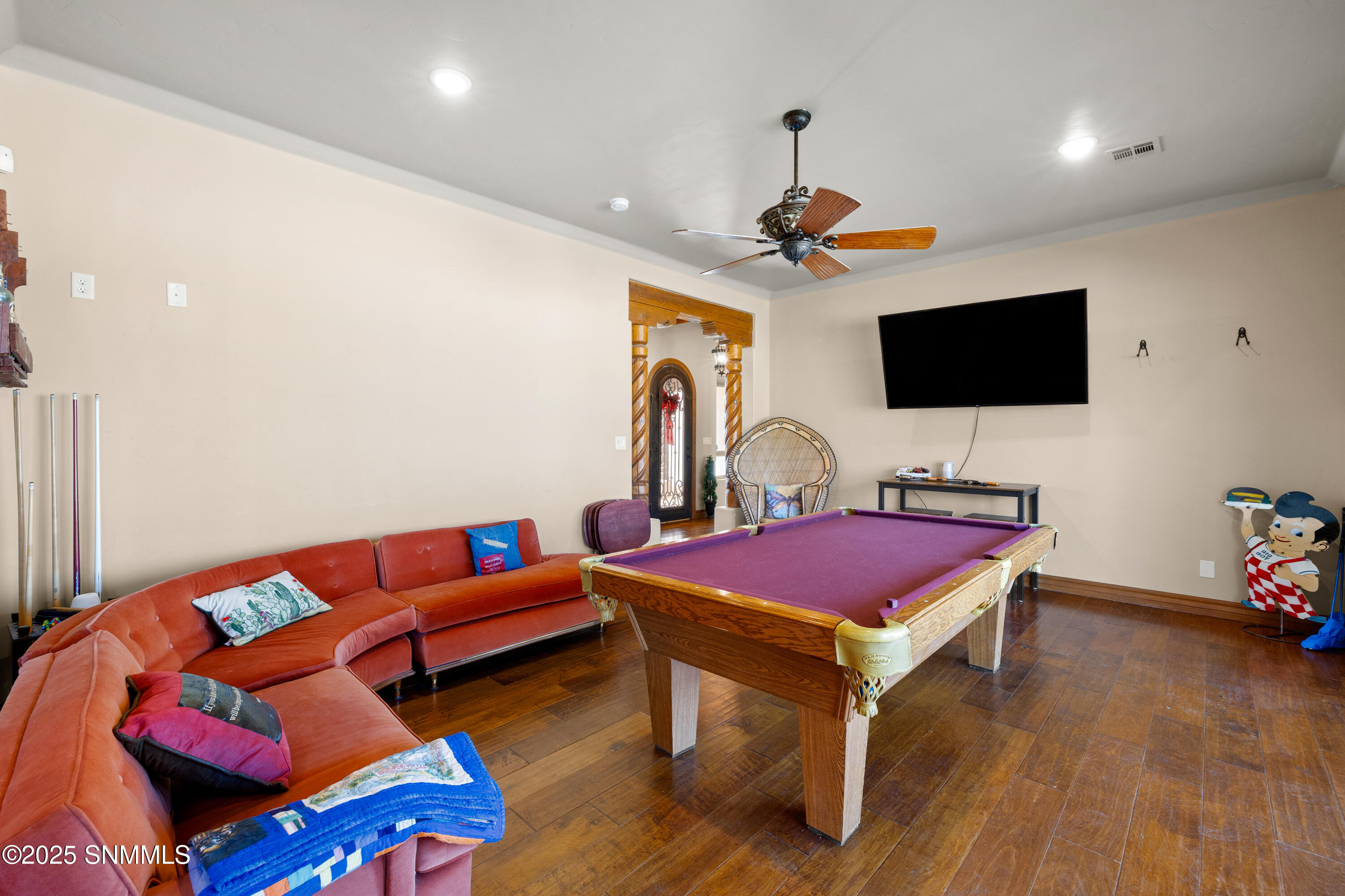 5041-Silver-King-MLS-Camera-Guy-34