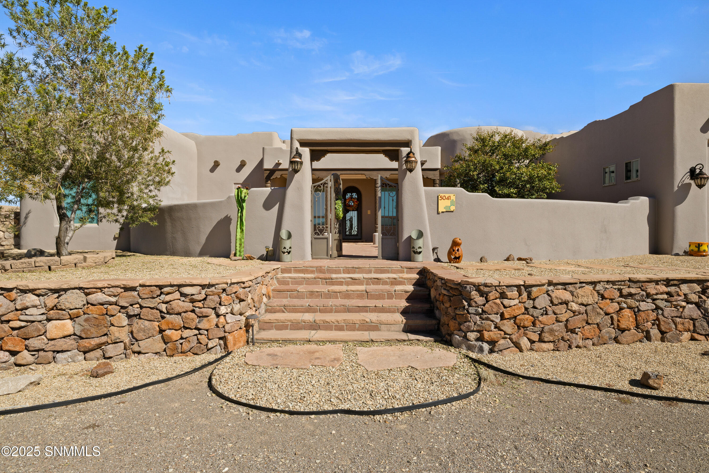 5041-Silver-King-MLS-Camera-Guy-7