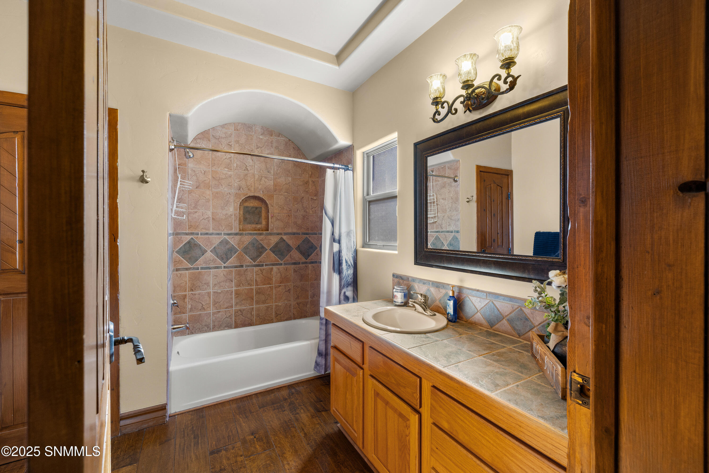 5041-Silver-King-MLS-Camera-Guy-57