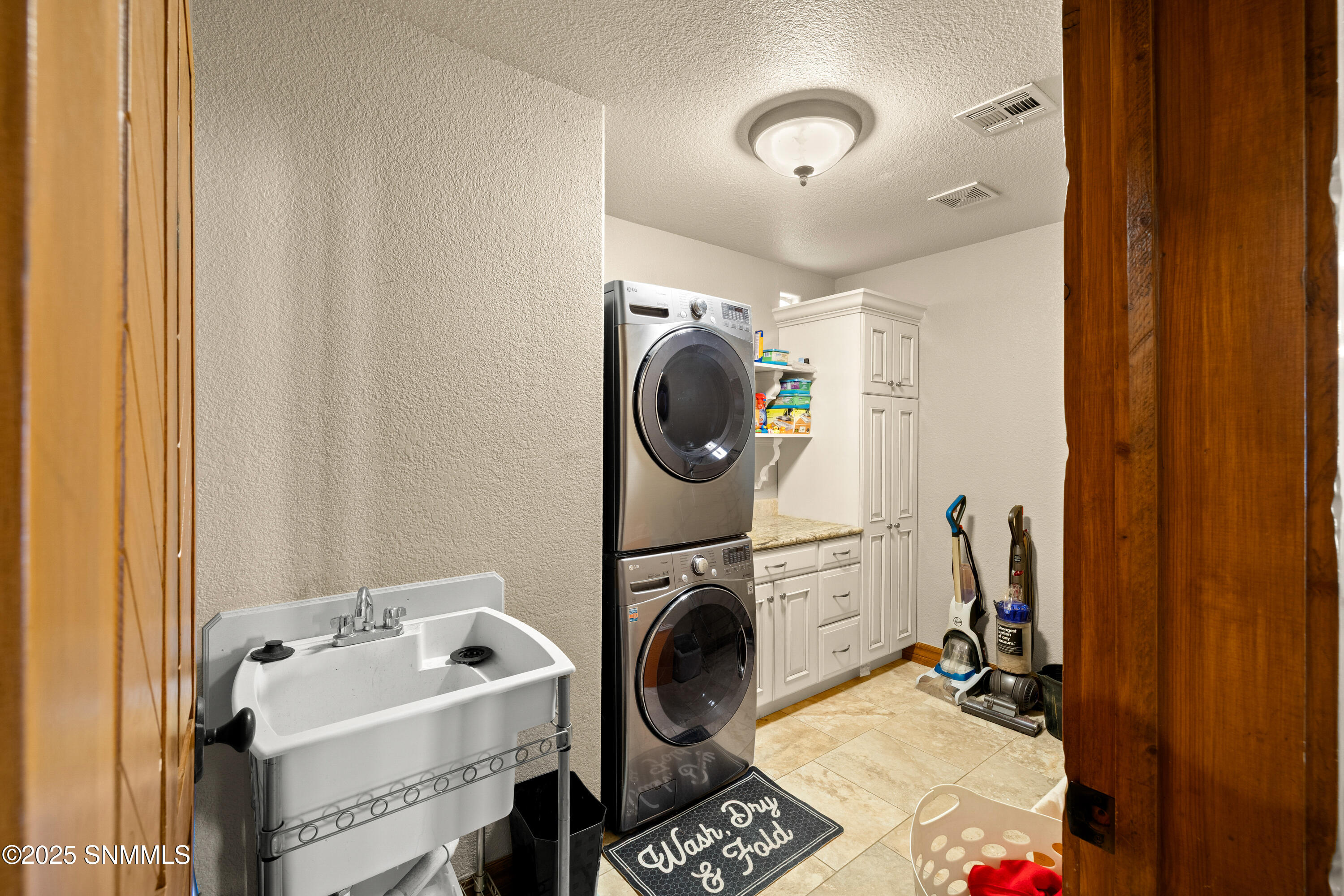 5041-Silver-King-MLS-Camera-Guy-37