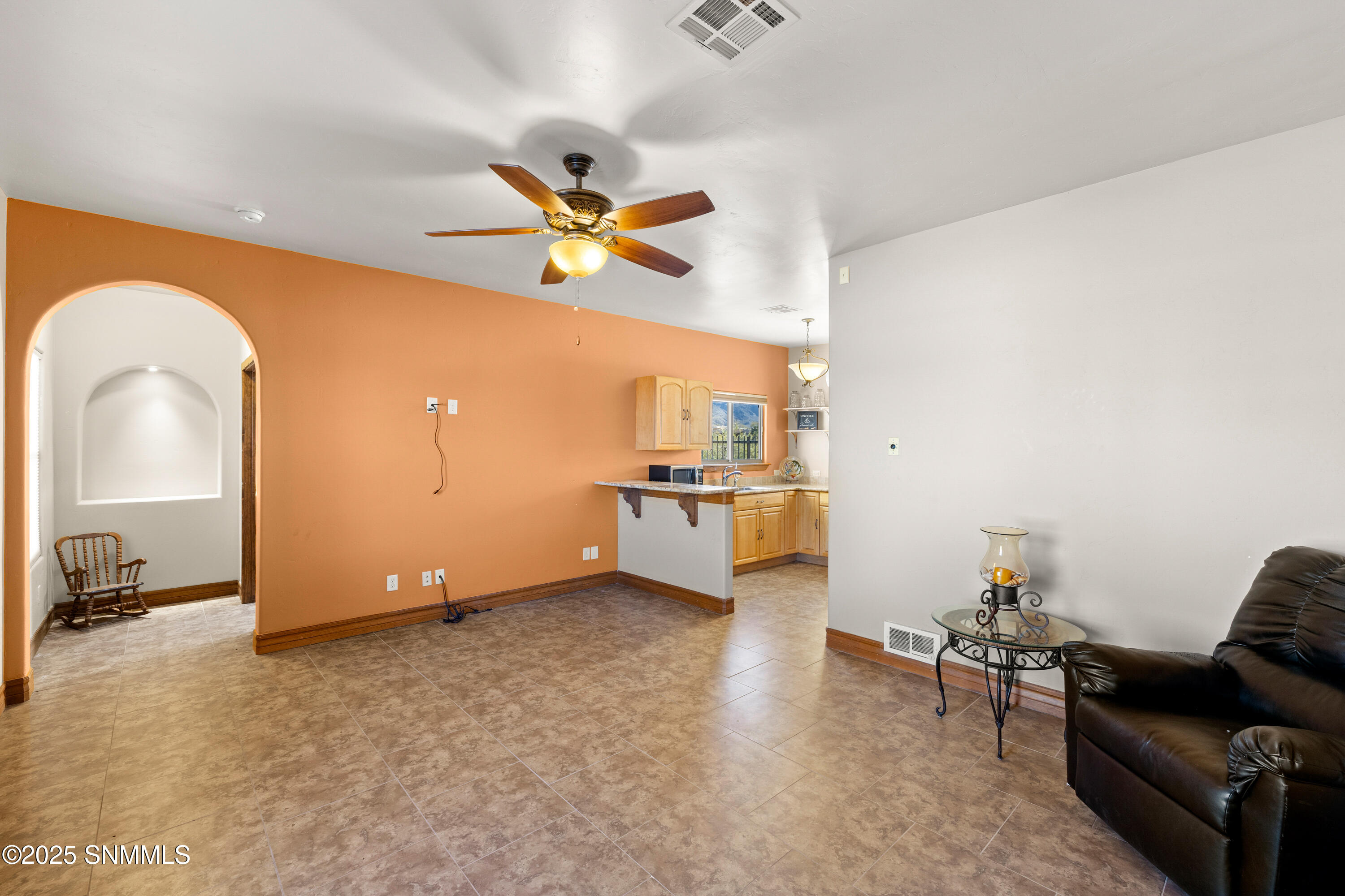 5041-Silver-King-MLS-Camera-Guy-61