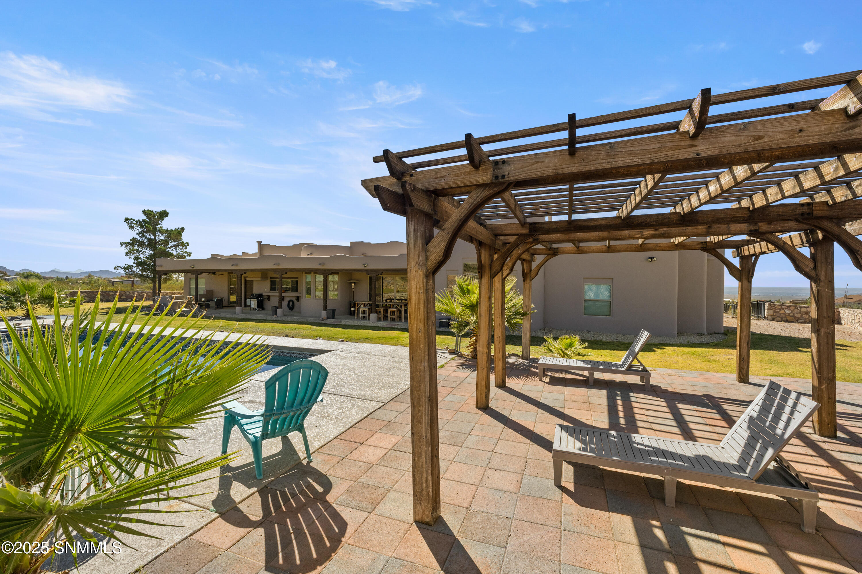 5041-Silver-King-MLS-Camera-Guy-88