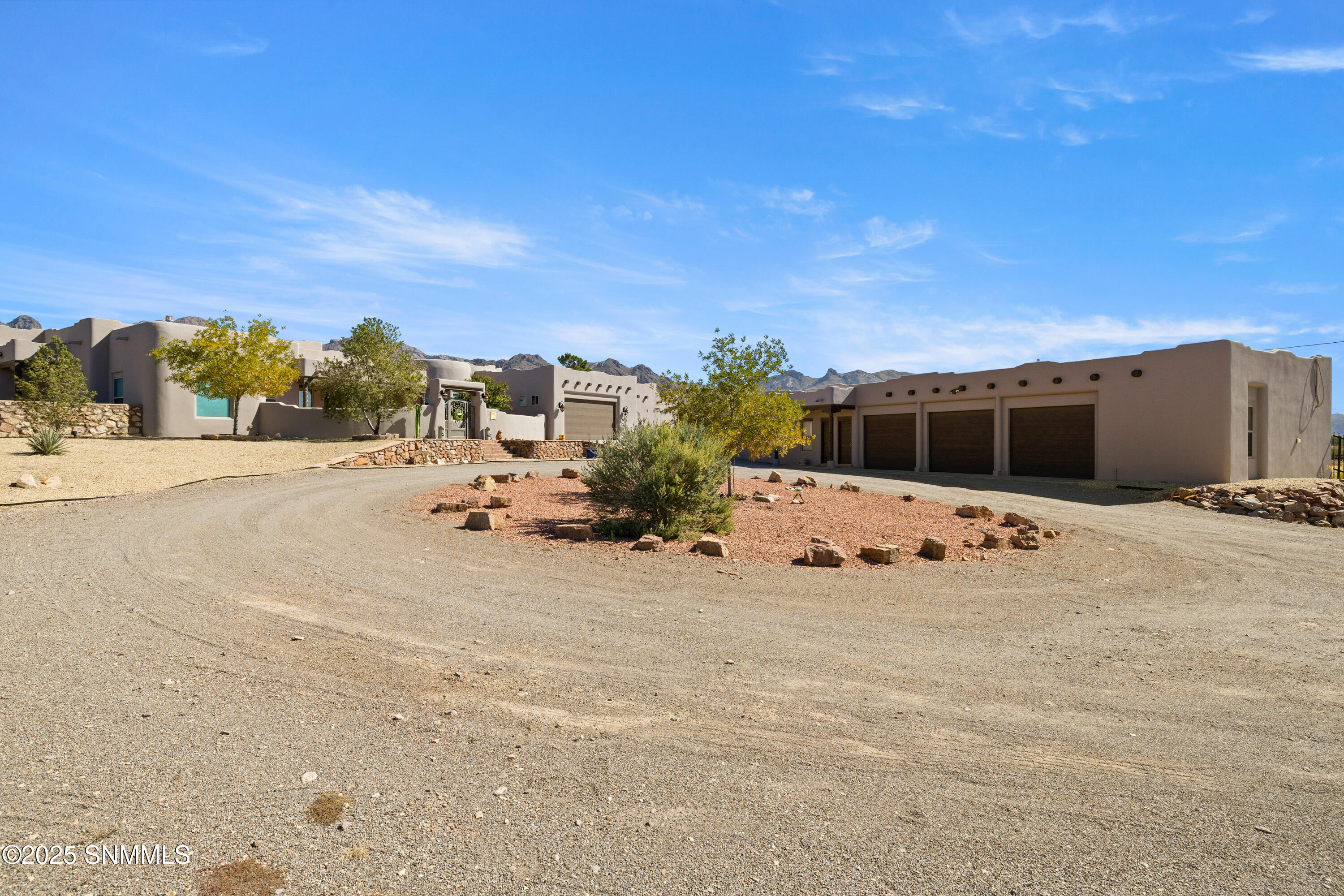 5041-Silver-King-MLS-Camera-Guy-4