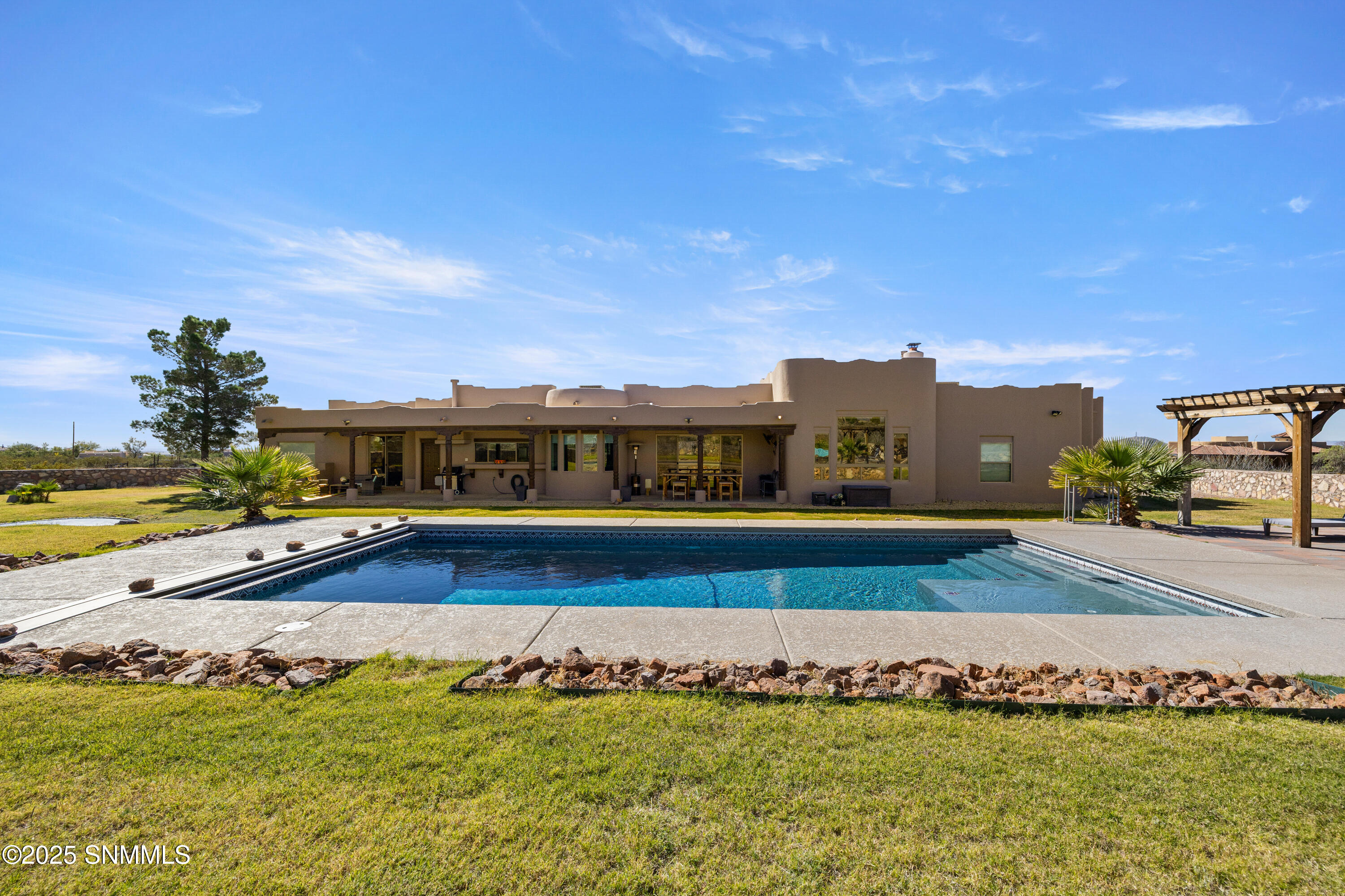 5041-Silver-King-MLS-Camera-Guy-72