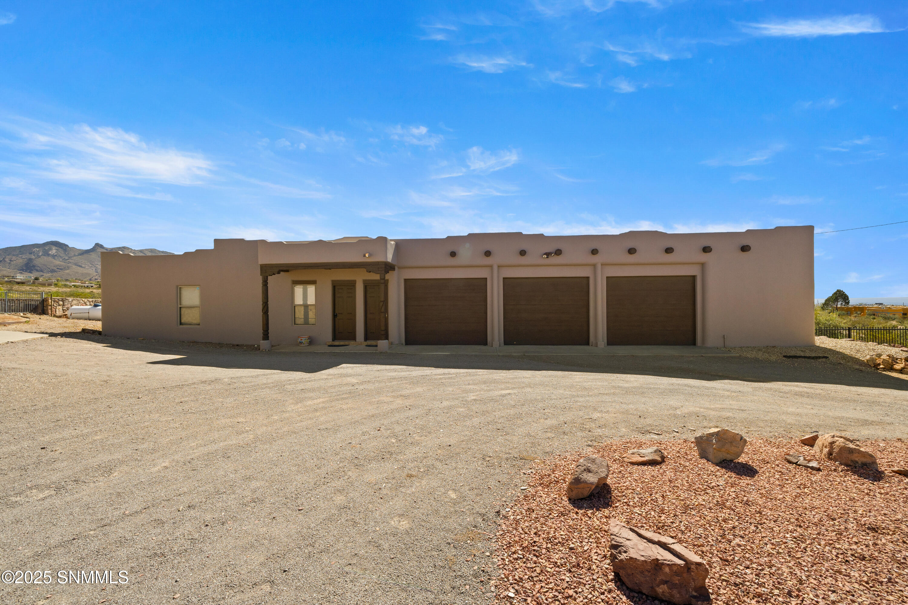 5041-Silver-King-MLS-Camera-Guy-5