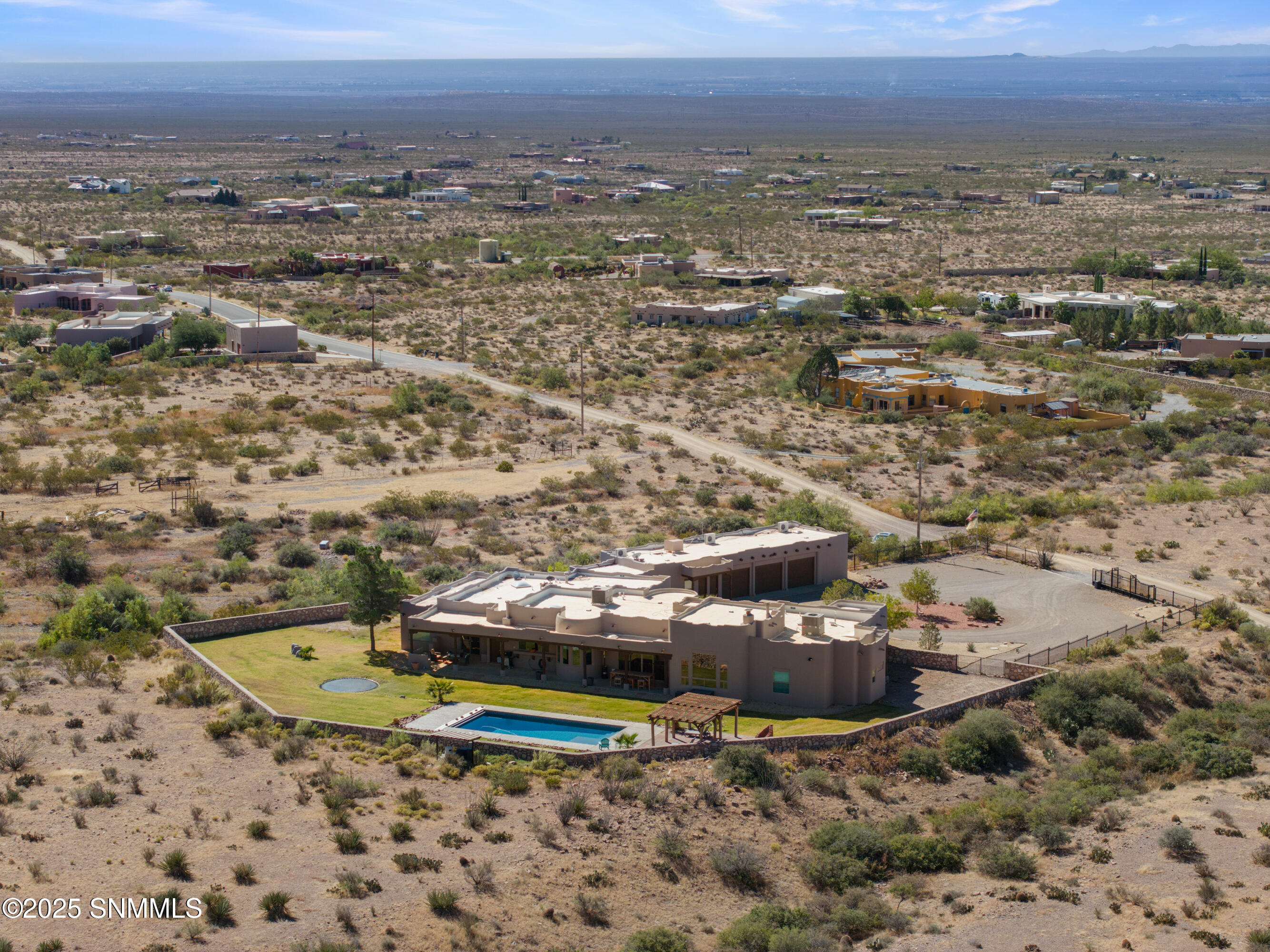 5041-Silver-King-MLS-Camera-Guy-98