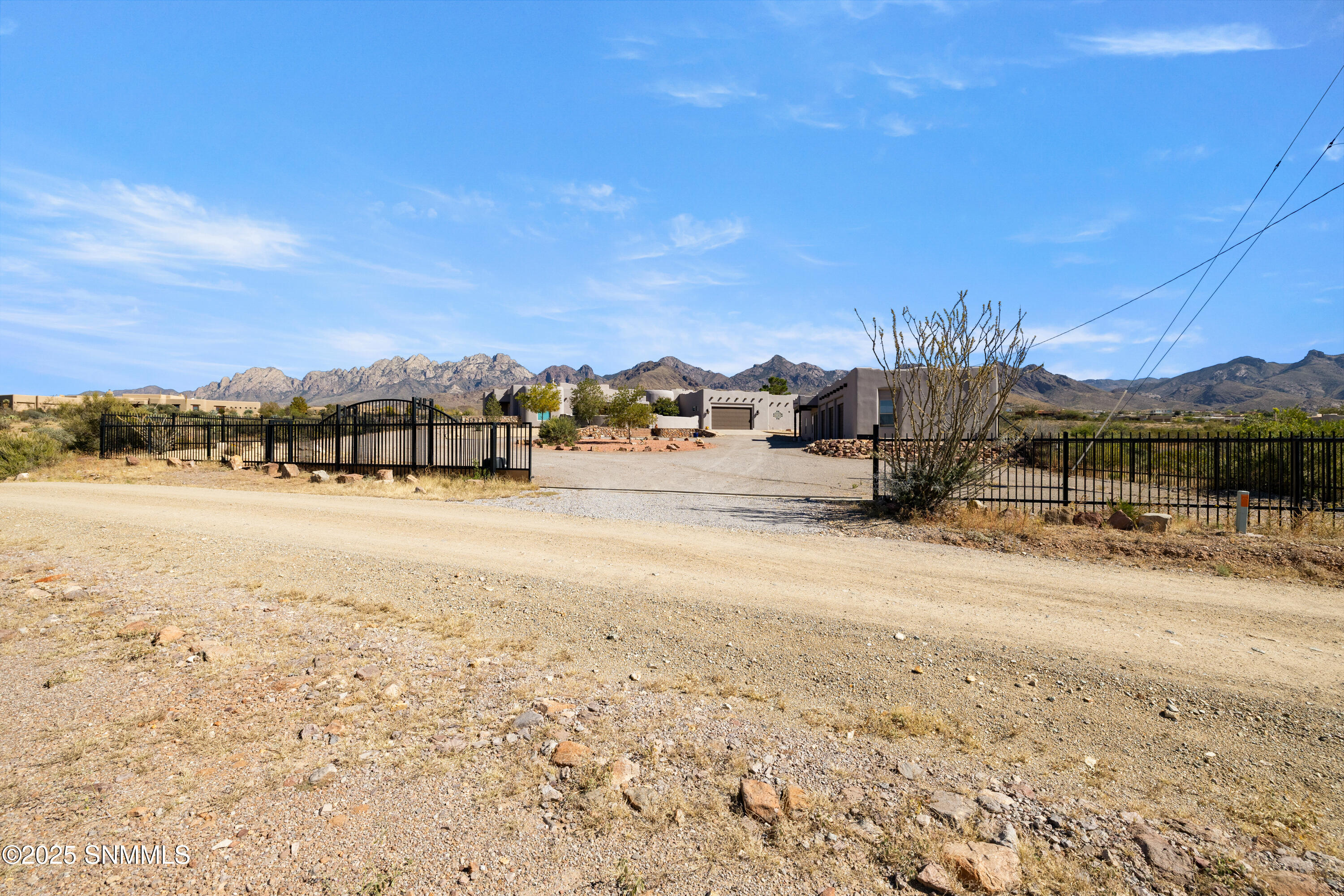 5041-Silver-King-MLS-Camera-Guy-1