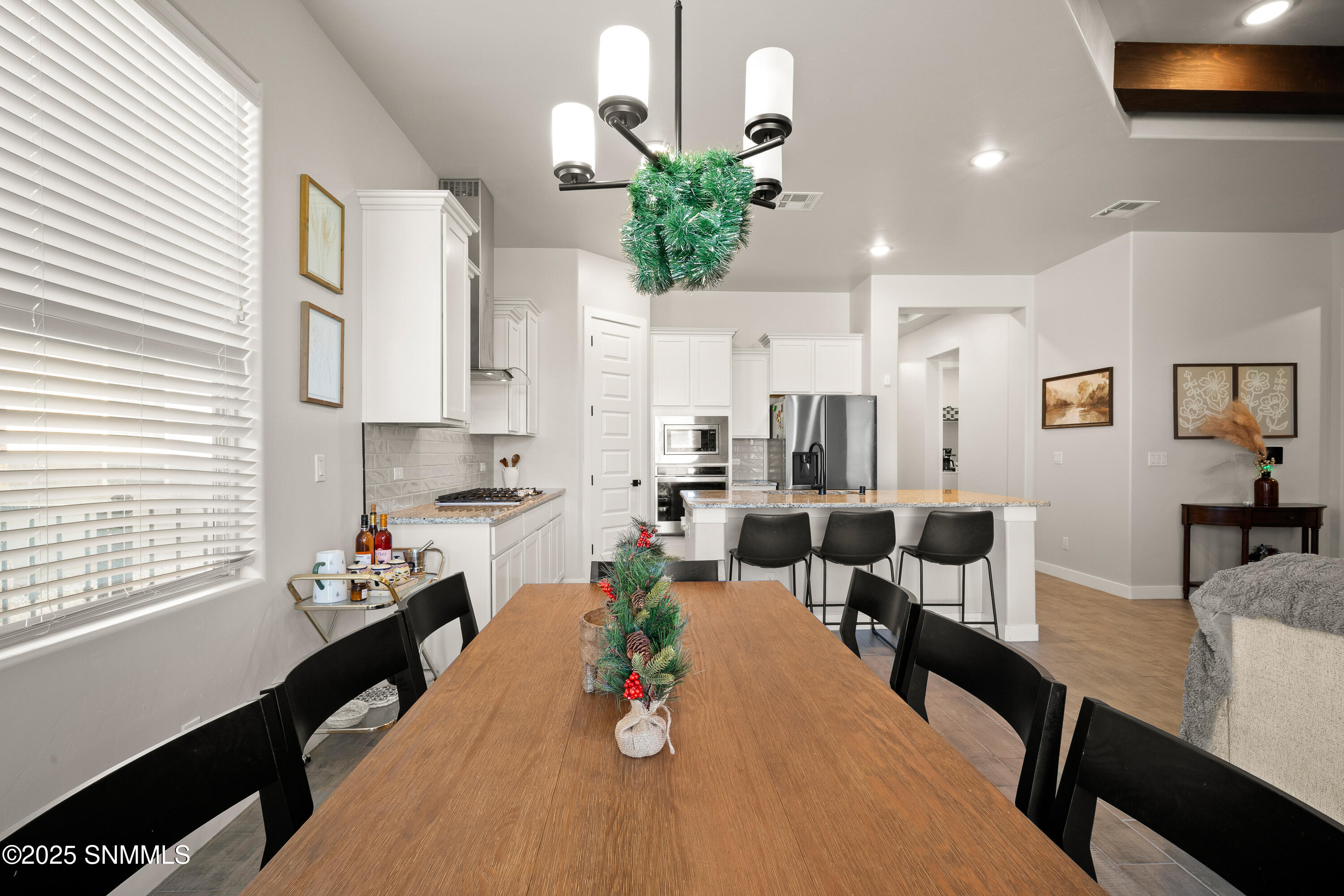 6233-Recoleta-MLS-Camera-Guy-13