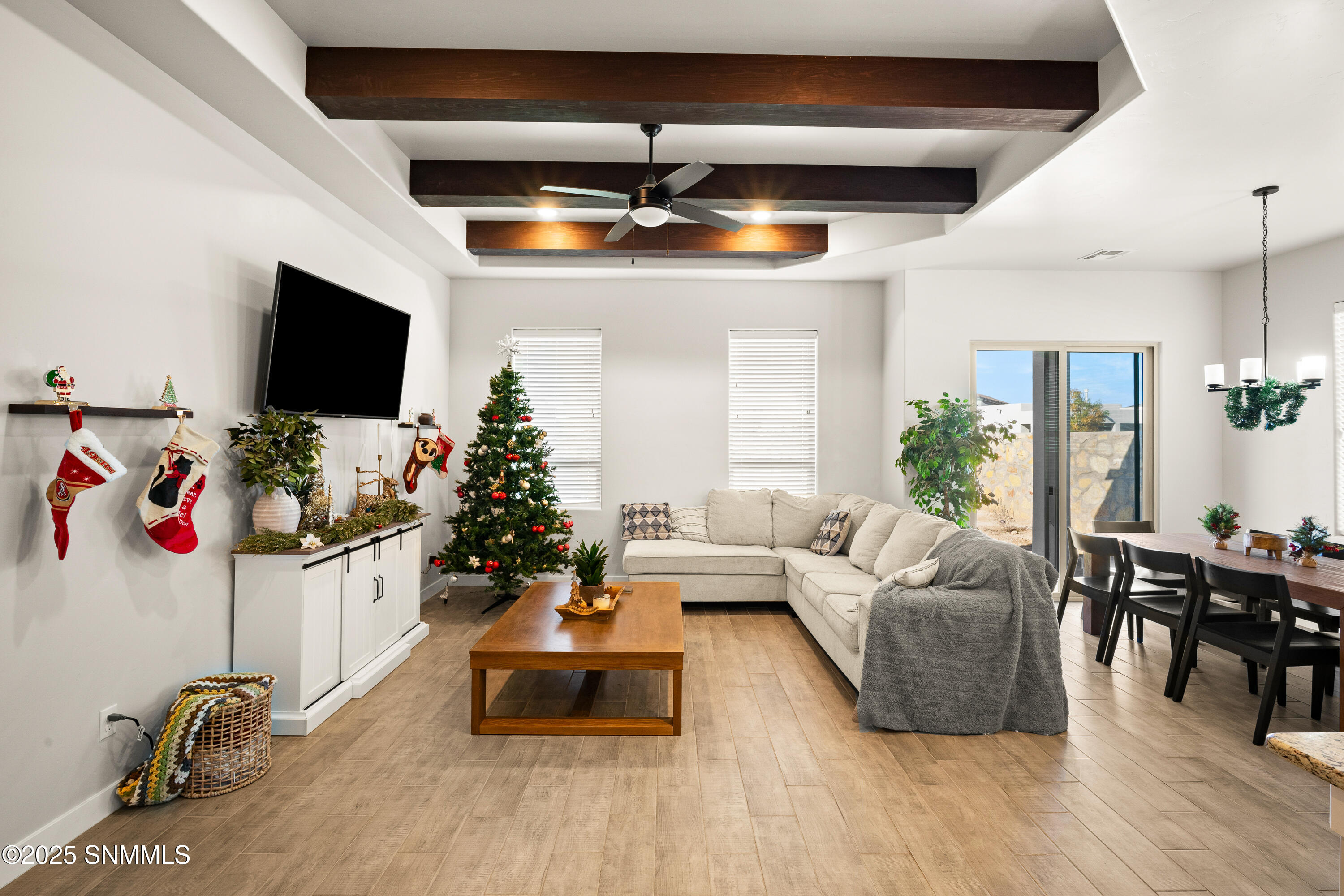 6233-Recoleta-MLS-Camera-Guy-15