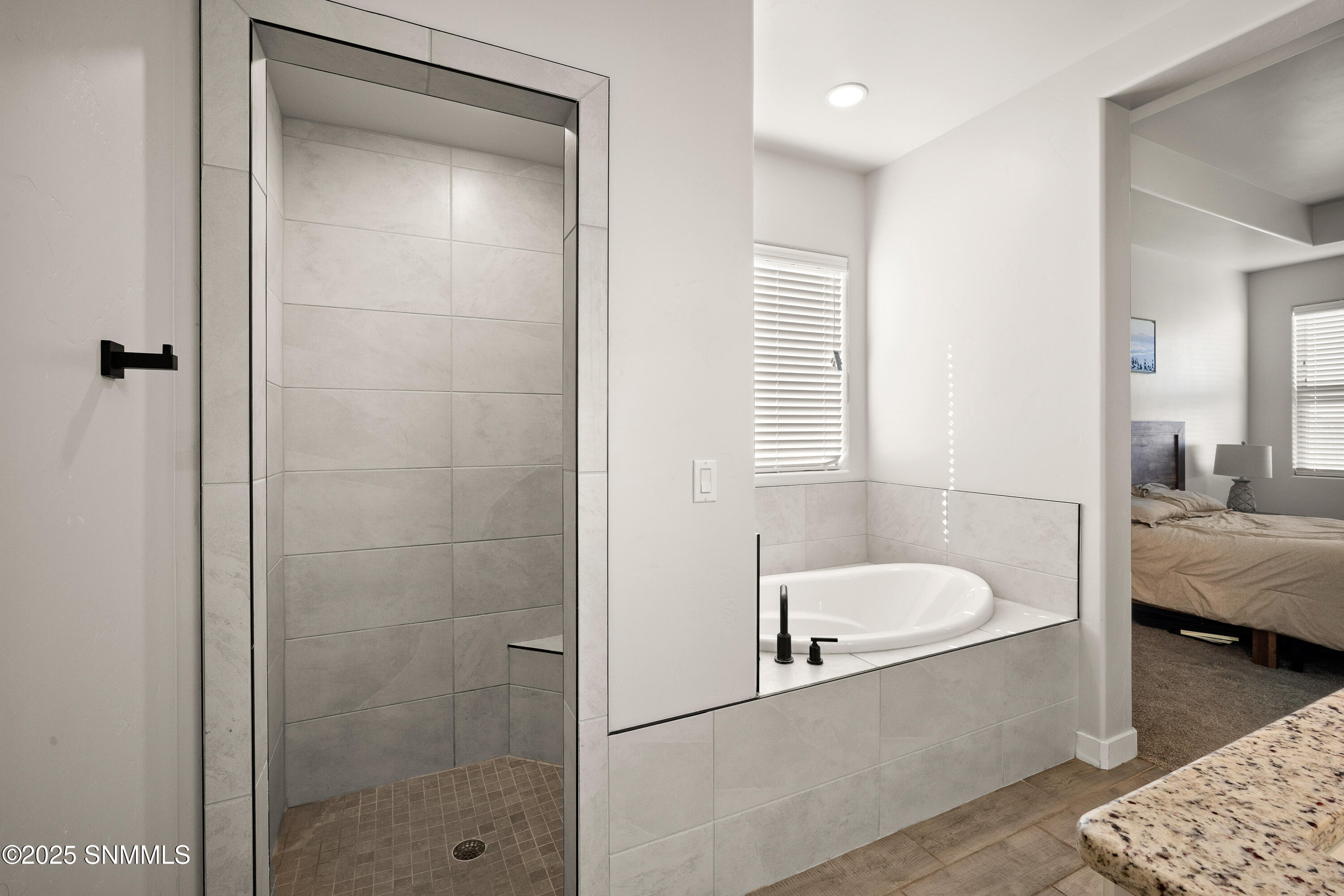 6233-Recoleta-MLS-Camera-Guy-23