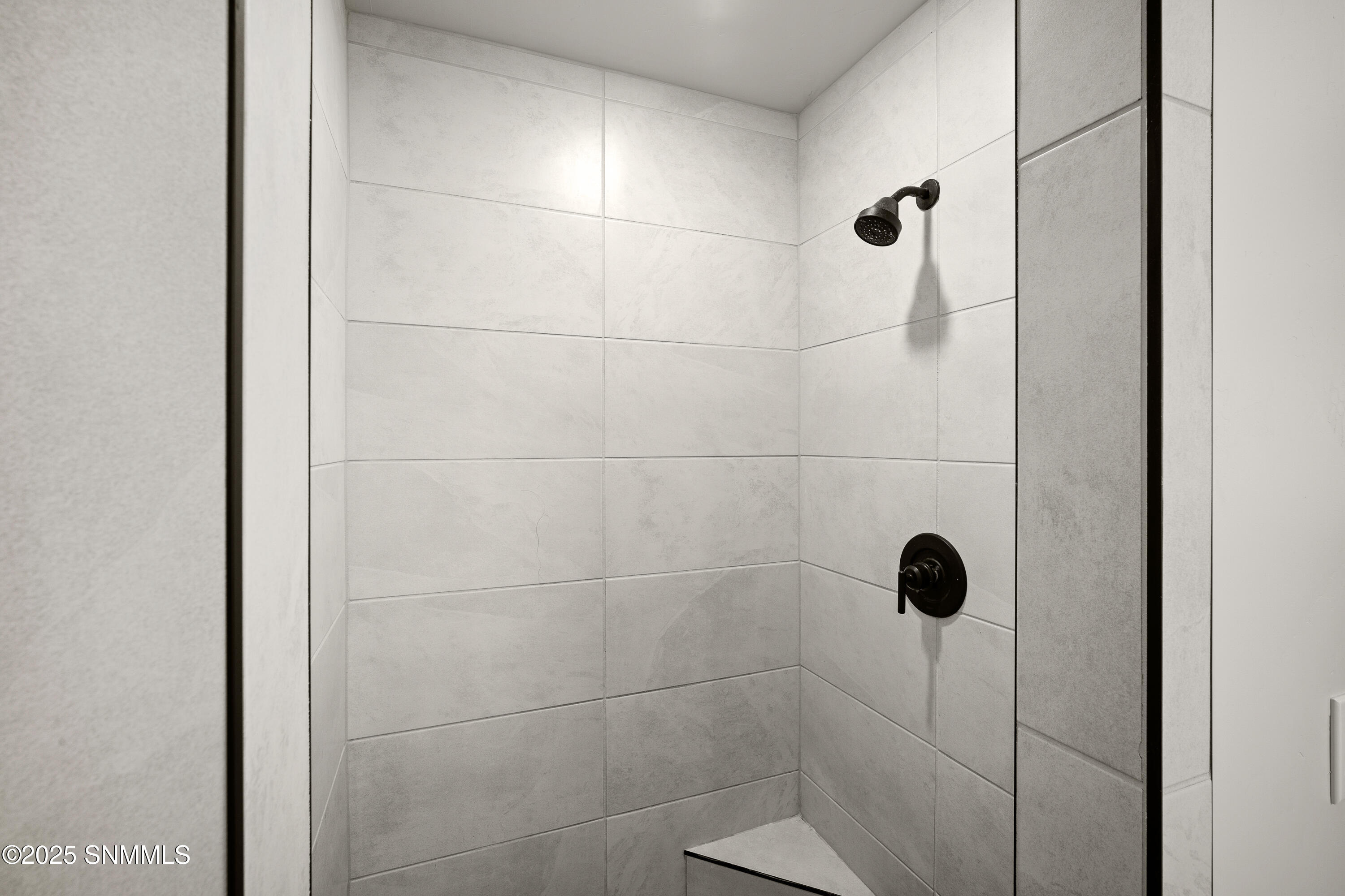 6233-Recoleta-MLS-Camera-Guy-24