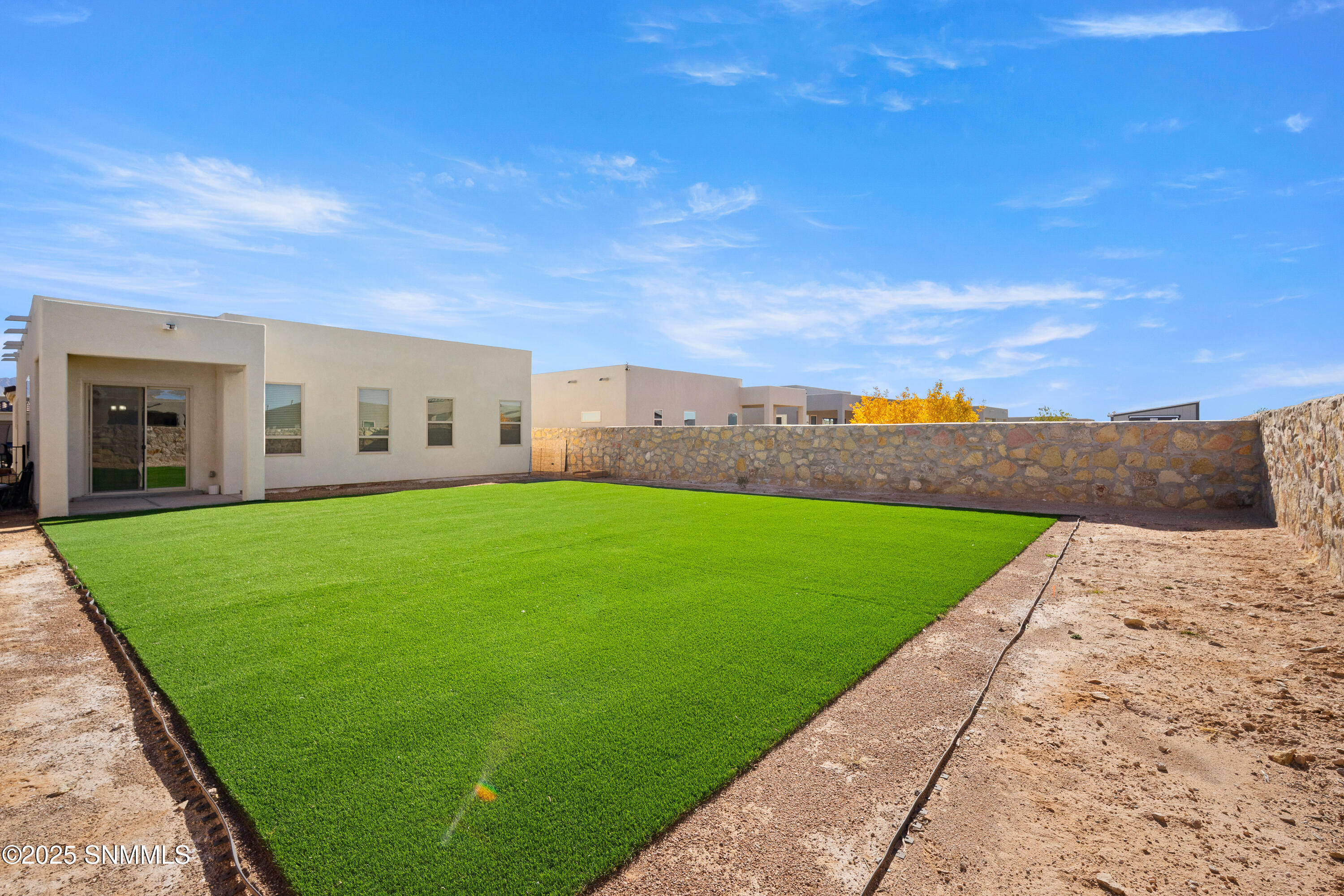 6233-Recoleta-MLS-Camera-Guy-37