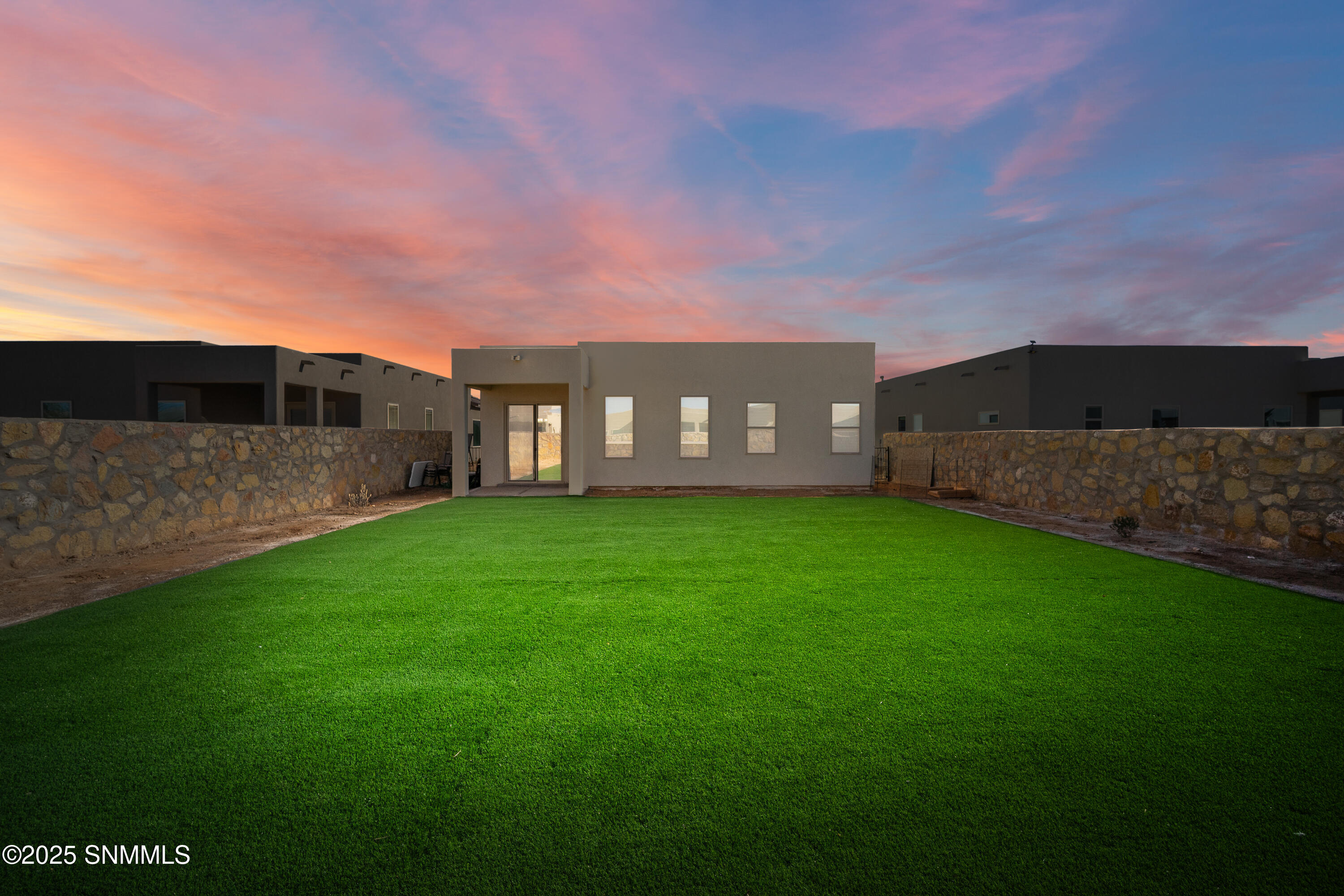 6233-Recoleta-MLS-Camera-Guy-38