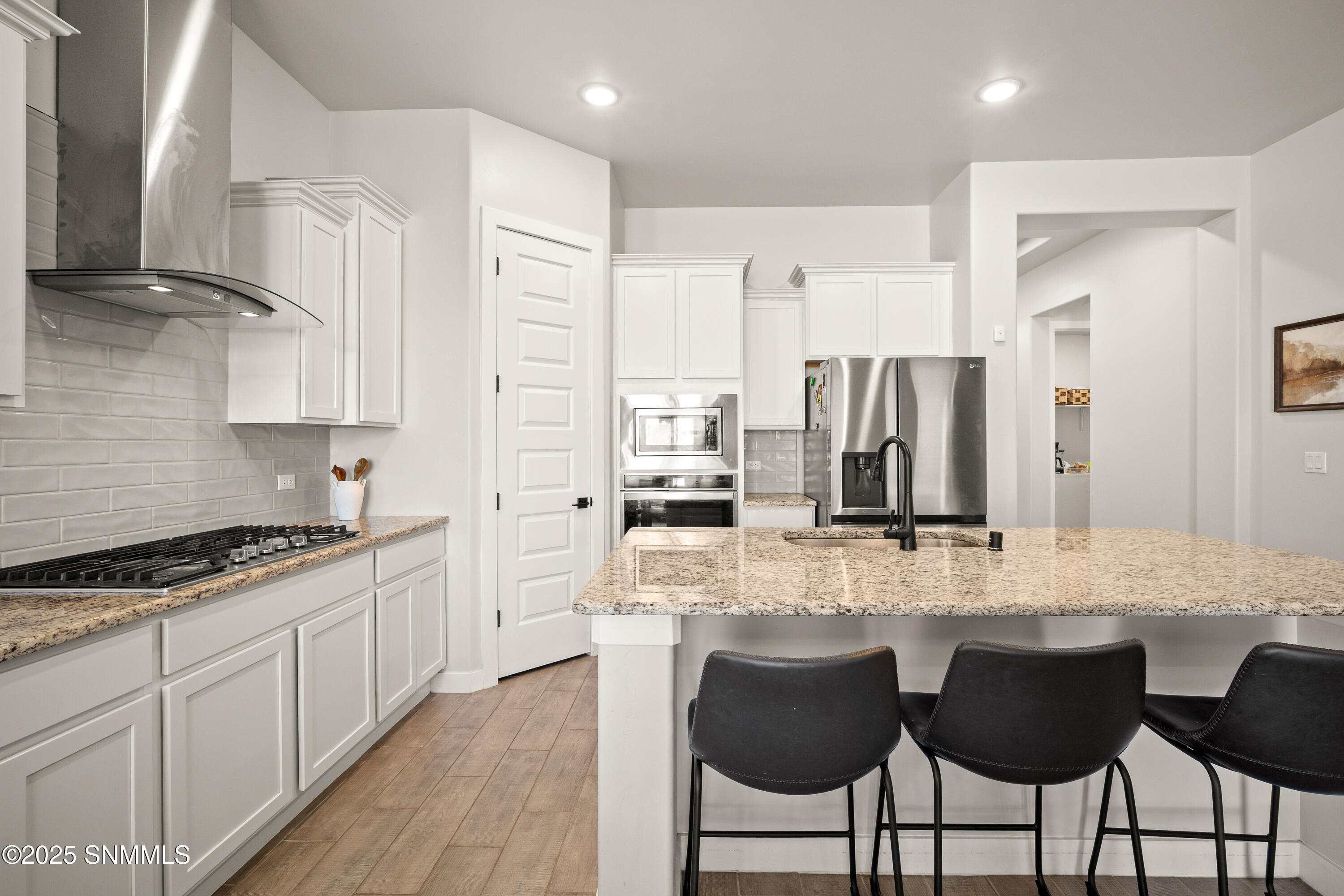 6233-Recoleta-MLS-Camera-Guy-11