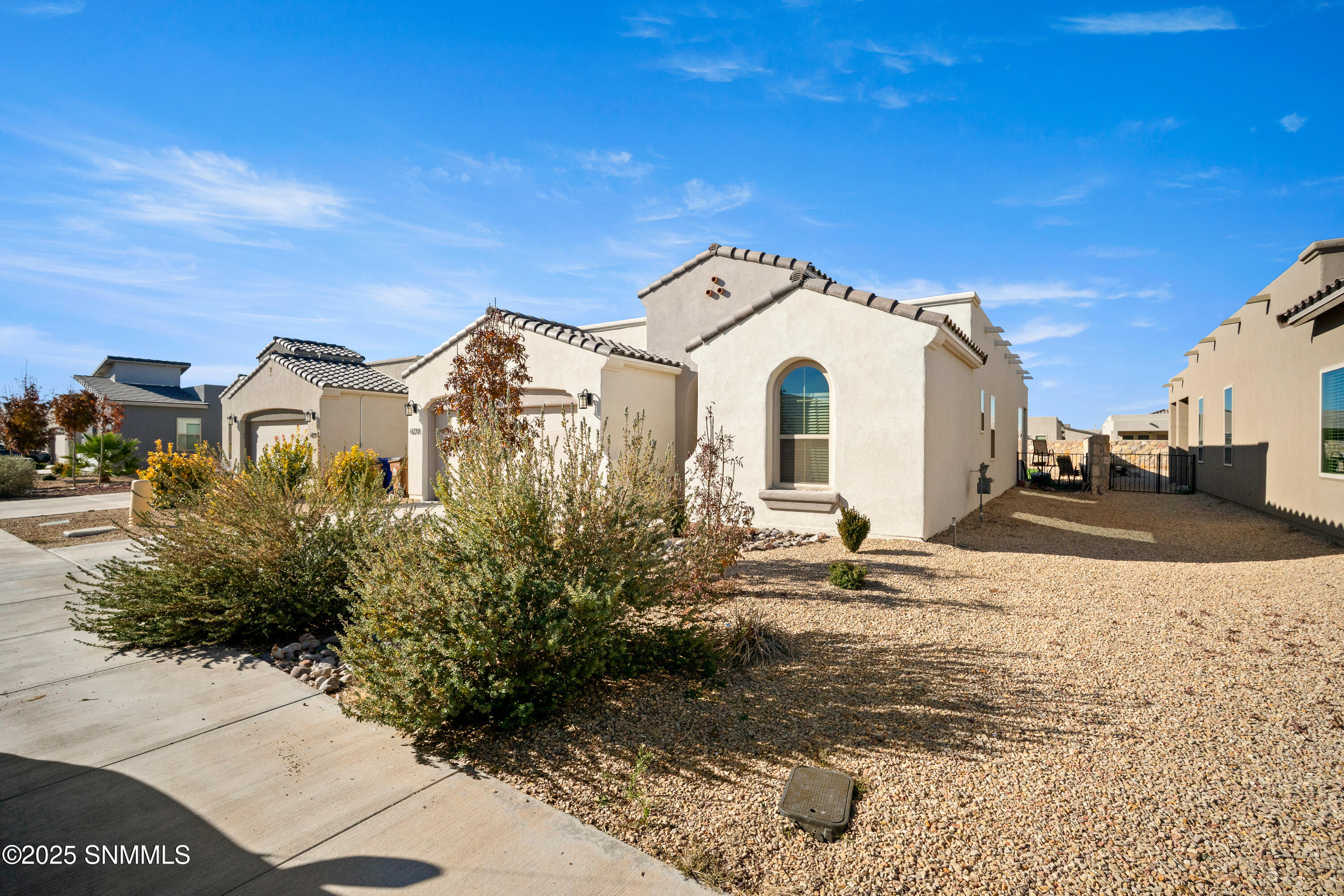 6233-Recoleta-MLS-Camera-Guy-3