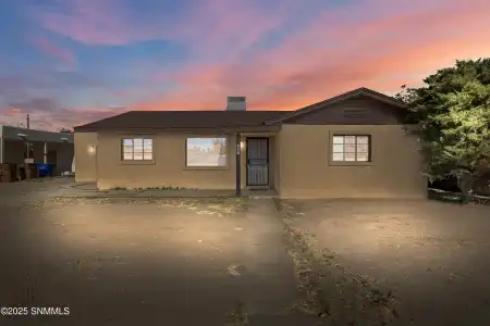 424 Hoagland Road, Las Cruces, New Mexico 88005, 3 Bedrooms Bedrooms, ,2 BathroomsBathrooms,Residential,For Sale,Hoagland,2503840